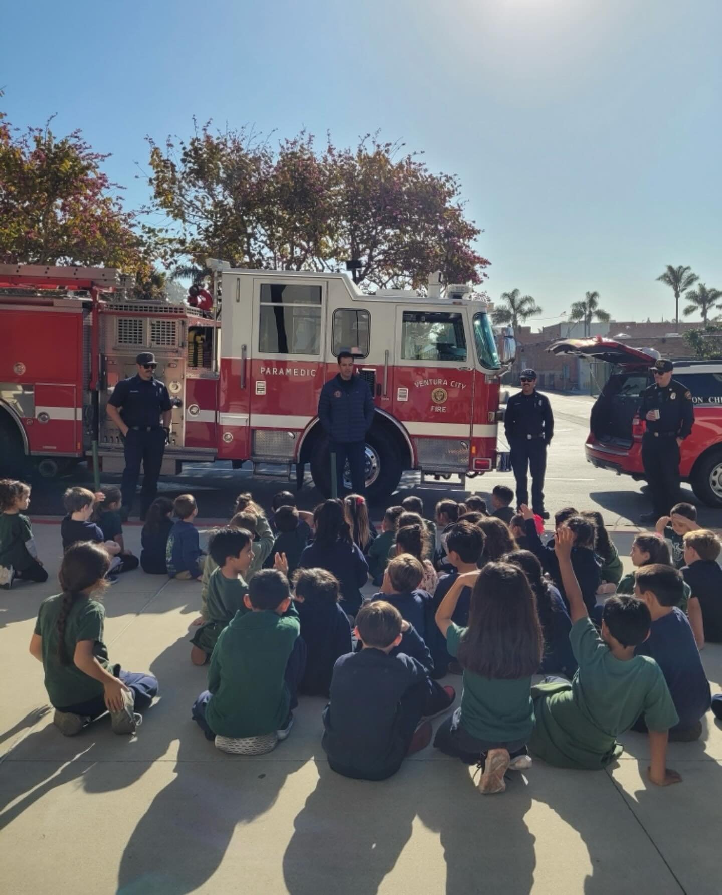 Big thanks to Ventura city Station 1 for stopping by today!
Our Preschool through 2nd grade students had an amazing time learning about fire safety, checking out the fire truck, and meeting our local heroes. What an unforgettable experience! π π¨π»&