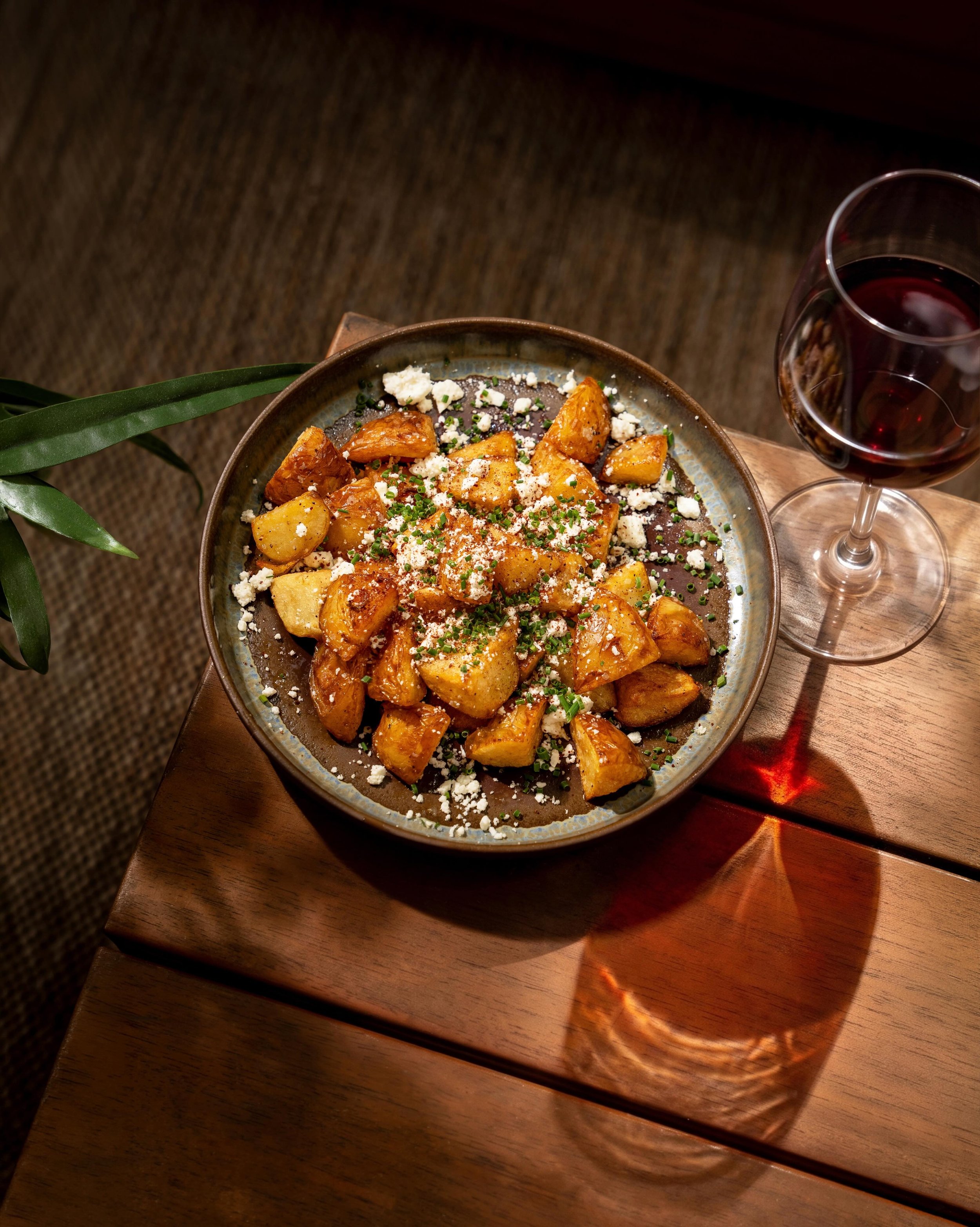 wine, roasted lemon potatoes and a moment worth staying for. 🥂
