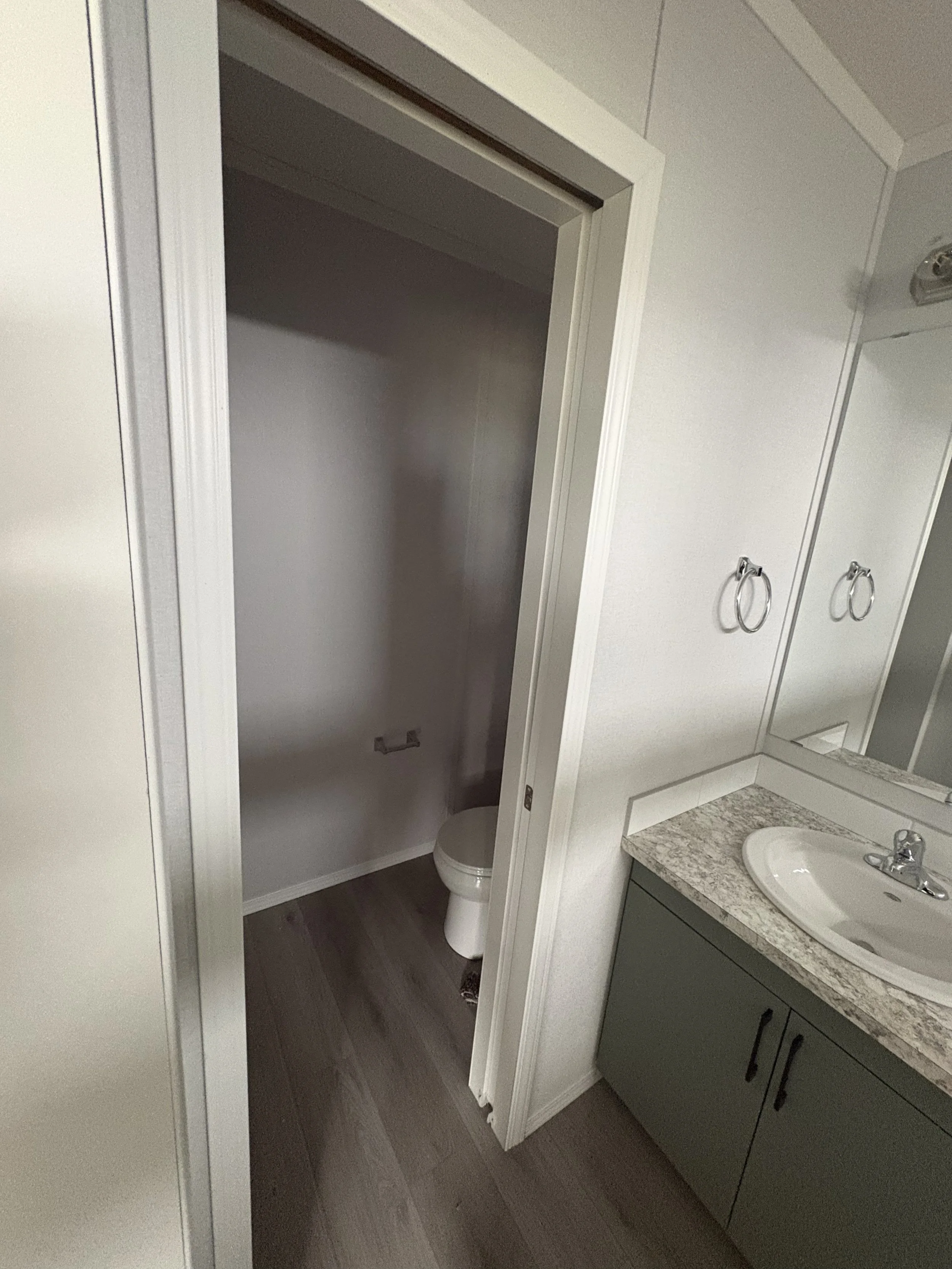 Prestige 20 Bathroom 2.jpg