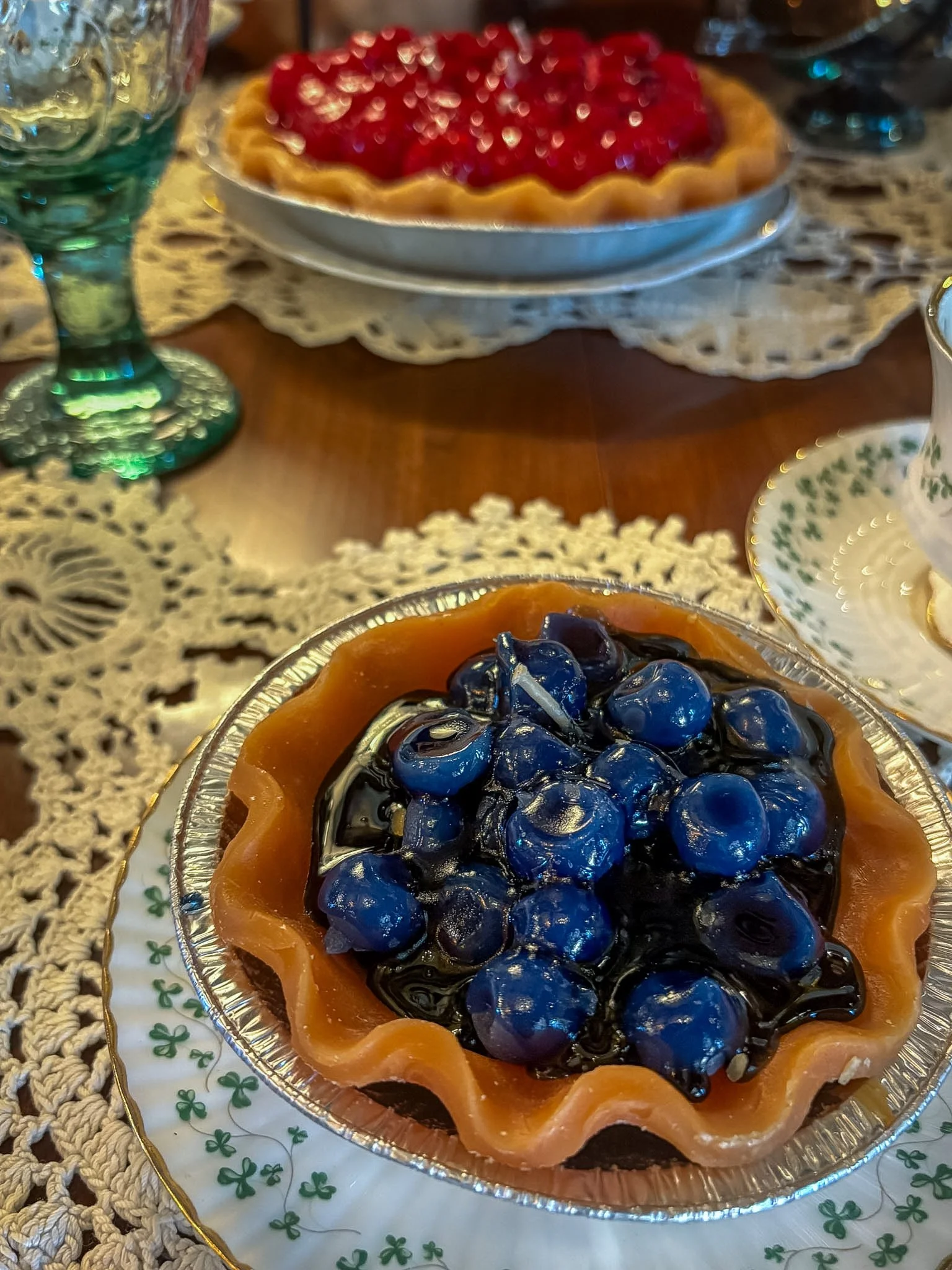 Candle that looks like a blueberry tart