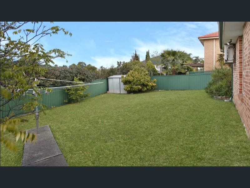 15 Henry St Backyard.jpg
