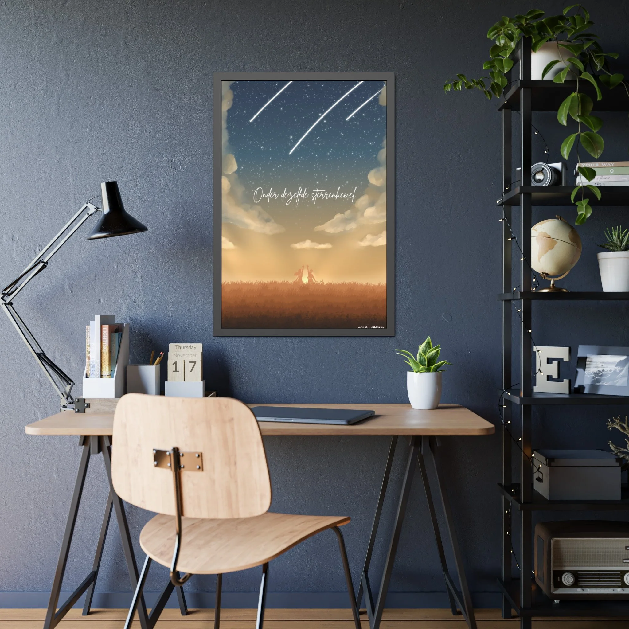 Ingelijste hemelse kunstprent met gouden hemel en vallende sterren, met de tekst 'Onder dezelfde sterrenhemel' muurkunst voor expats en locals in Nederland. Grootte 24x36in