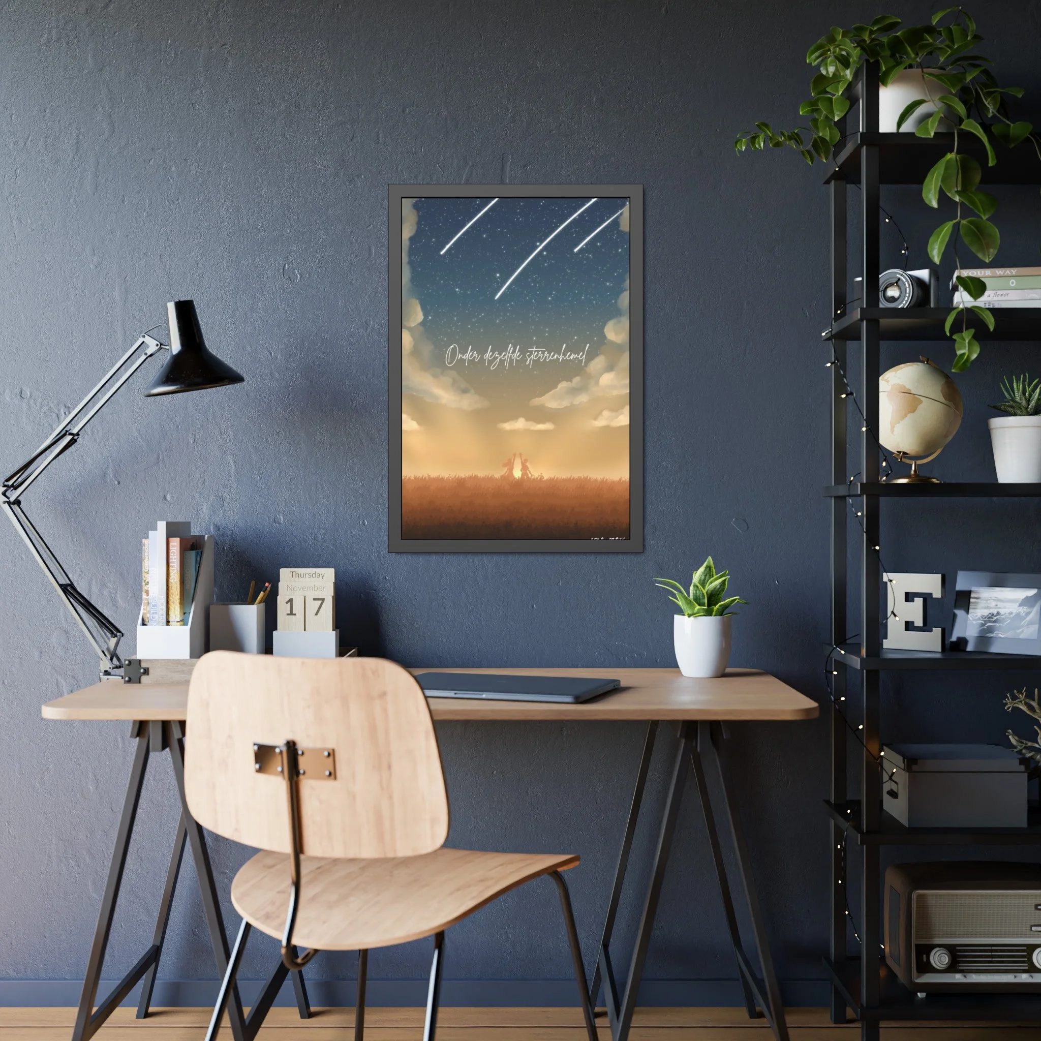 Ingelijste hemelse kunstprent met gouden hemel en vallende sterren, met de tekst 'Onder dezelfde sterrenhemel' muurkunst voor expats en locals in Nederland. Grootte 20x30in