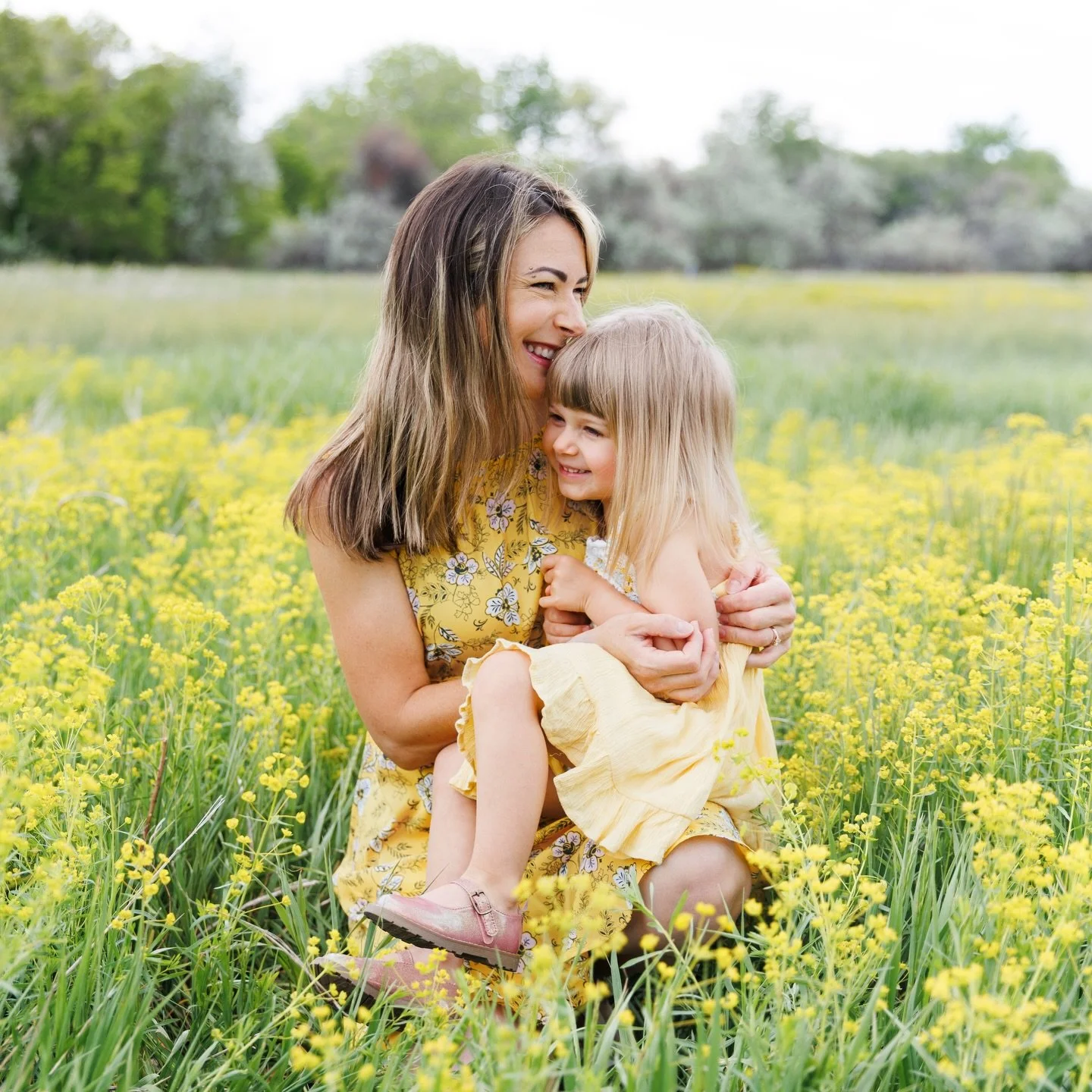 It&rsquo;s officially spring, and today it finally rained in Fort Collins for the first time in what feels like forever.

Spring is my favorite time to photograph &mdash; fresh greens, early blooms, and perfect temps. 🌷🌱

If spring family photos in