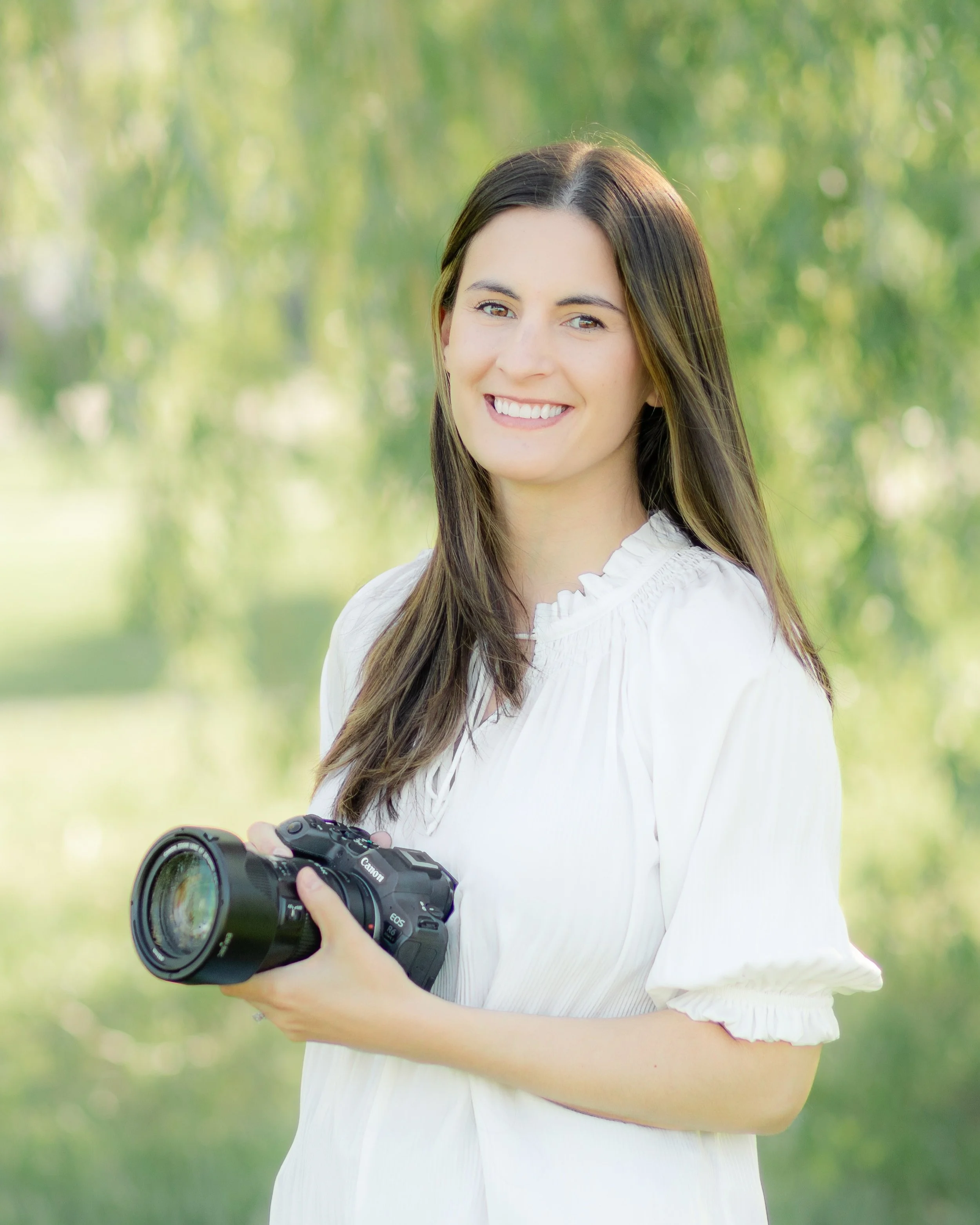 If you&rsquo;re new here, hi &mdash; I&rsquo;m Shani ✨

I&rsquo;m a family and motherhood photographer based in Fort Collins. Most days you can find me behind the camera, or spending time with my husband and our sweet two-year-old daughter.

I&rsquo;