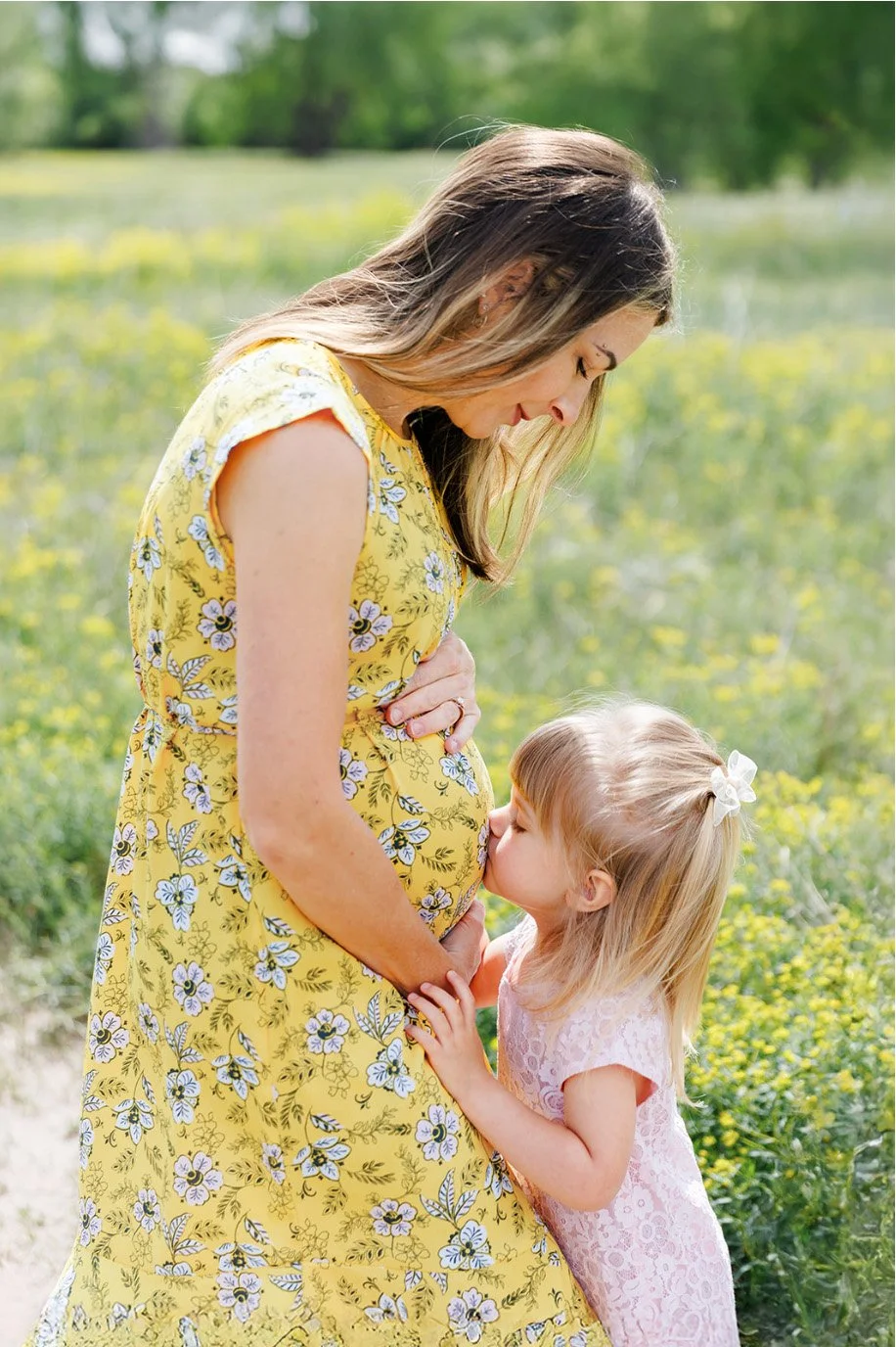 Spring maternity photoshoot in fort collins