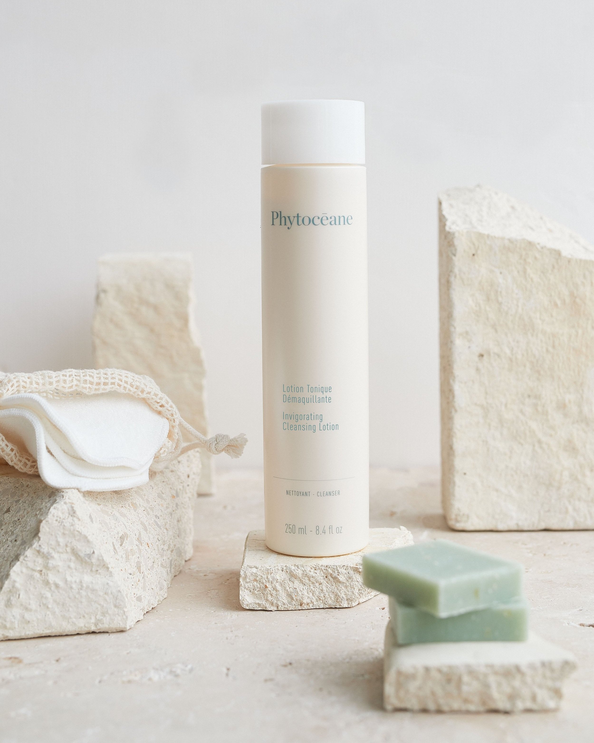 Invigorating+Cleansing+Lotion%C2%A0ambiance+visual.jpg