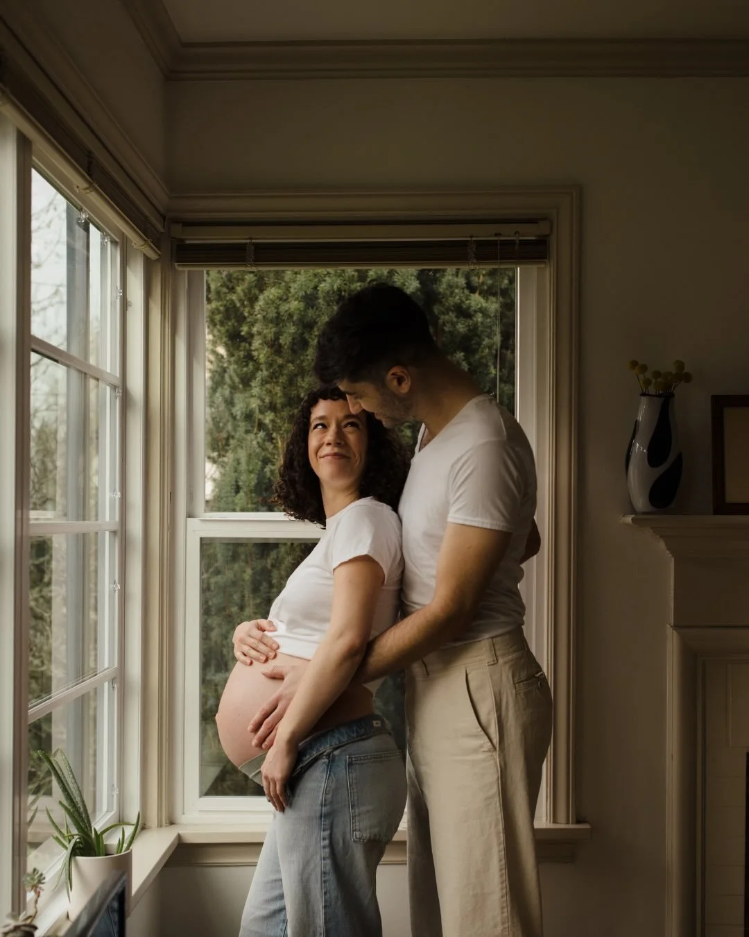 Casual home sesh for a very special maternity session ❤️