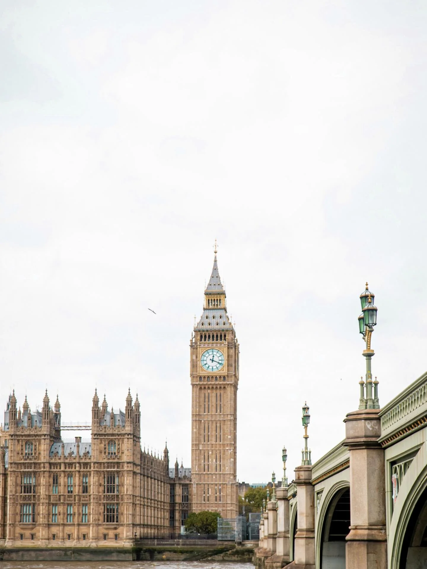A little assortment of some of my favorite images from England over the past couple years because I&rsquo;M GOING TO LONDON FOR A MONTH and want to take your photo. 🇬🇧🇬🇧🇬🇧 
Individuals, couples, maternity, family&mdash;if you&rsquo;re in or aro