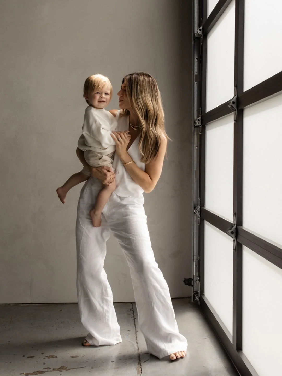 MAMA MINI SESSIONS | Quick, simple, stress-free&hellip;still gorgeous.

▪️Sunday, May 31 in Kirkland
▪️20 minutes
▪️10 photos

I&rsquo;m offering JUST THREE SPOTS for mothers of all kinds. This is one of my favorite studio spaces in the Seattle area 