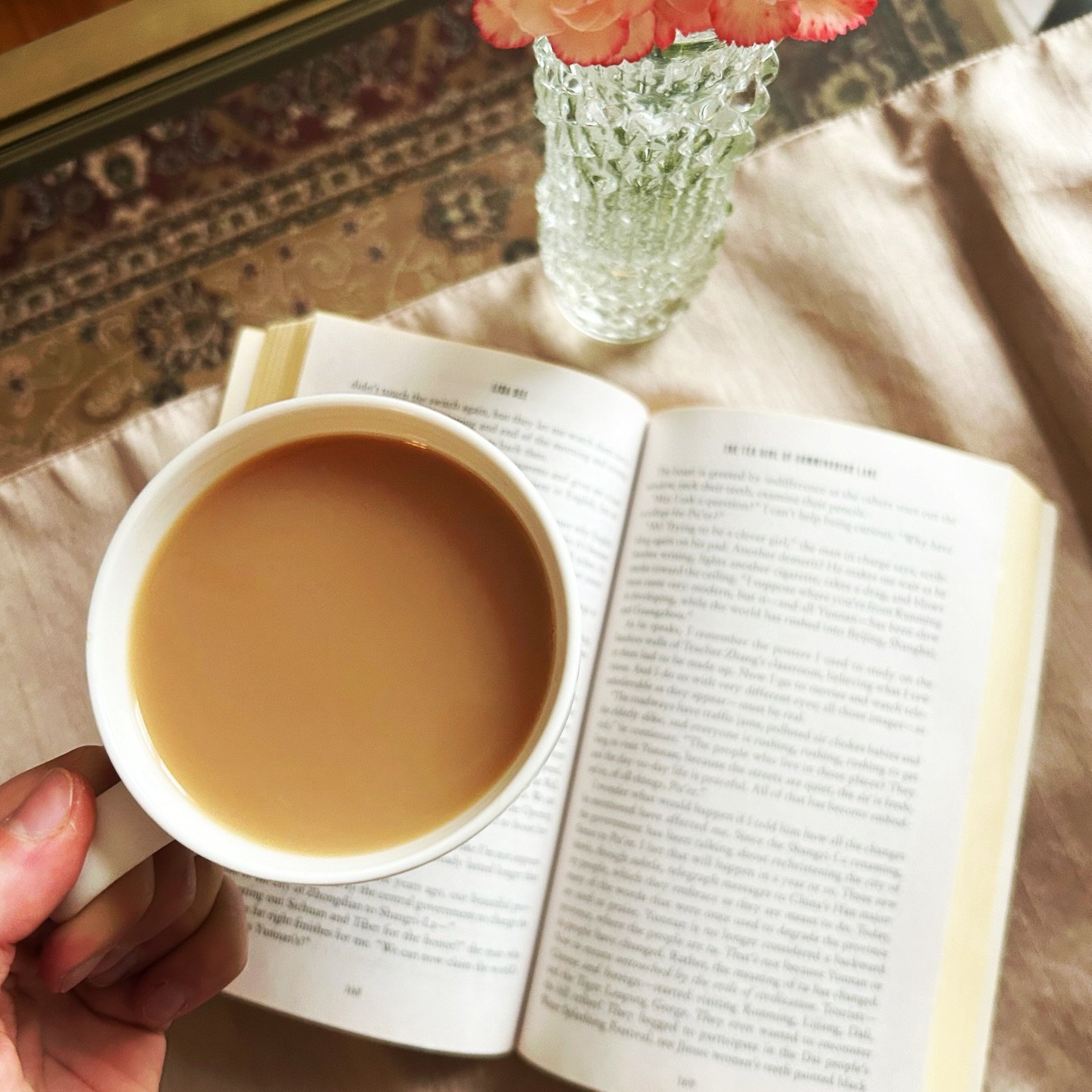 Do you enjoy reading? Well, here are a few interesting reading ✨statistics✨

1. Only 32% of the US population reads books for pleasure.
2. The average American reads only 12 books per year.
3. 42% of college graduates never read another book after co