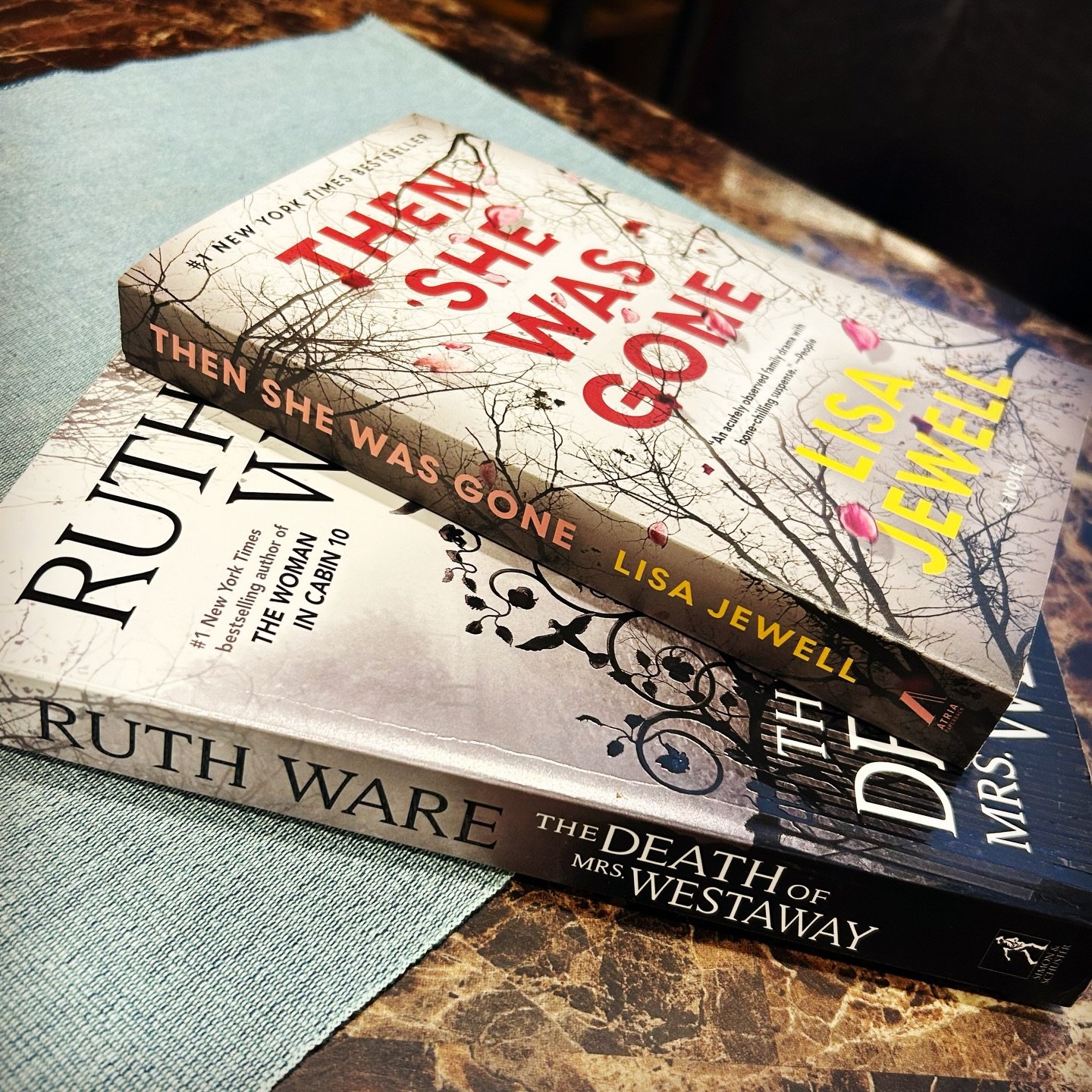 Two go-to thriller authors ✨

The Death of Mrs. Westaway - Ruth Ware 
⭐️⭐️⭐️⭐️⭐️

A girl alone in the world, a mysterious letter about a mysterious inheritance by a mysterious family member, and all the family drama and secrets unraveling?? Yes pleas