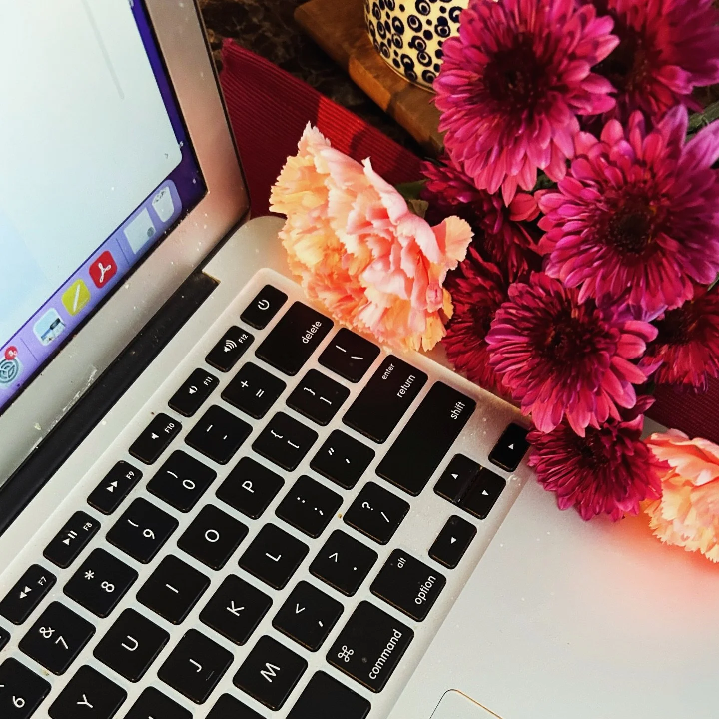 ✨Indie Writer Confessions✨

There are quite a few things I can admit! Being a smalltime author isn&rsquo;t easy, and trying to get myself out there and market myself is even harder! But here are a few confessions ..

1. I don&rsquo;t think I&rsquo;ll