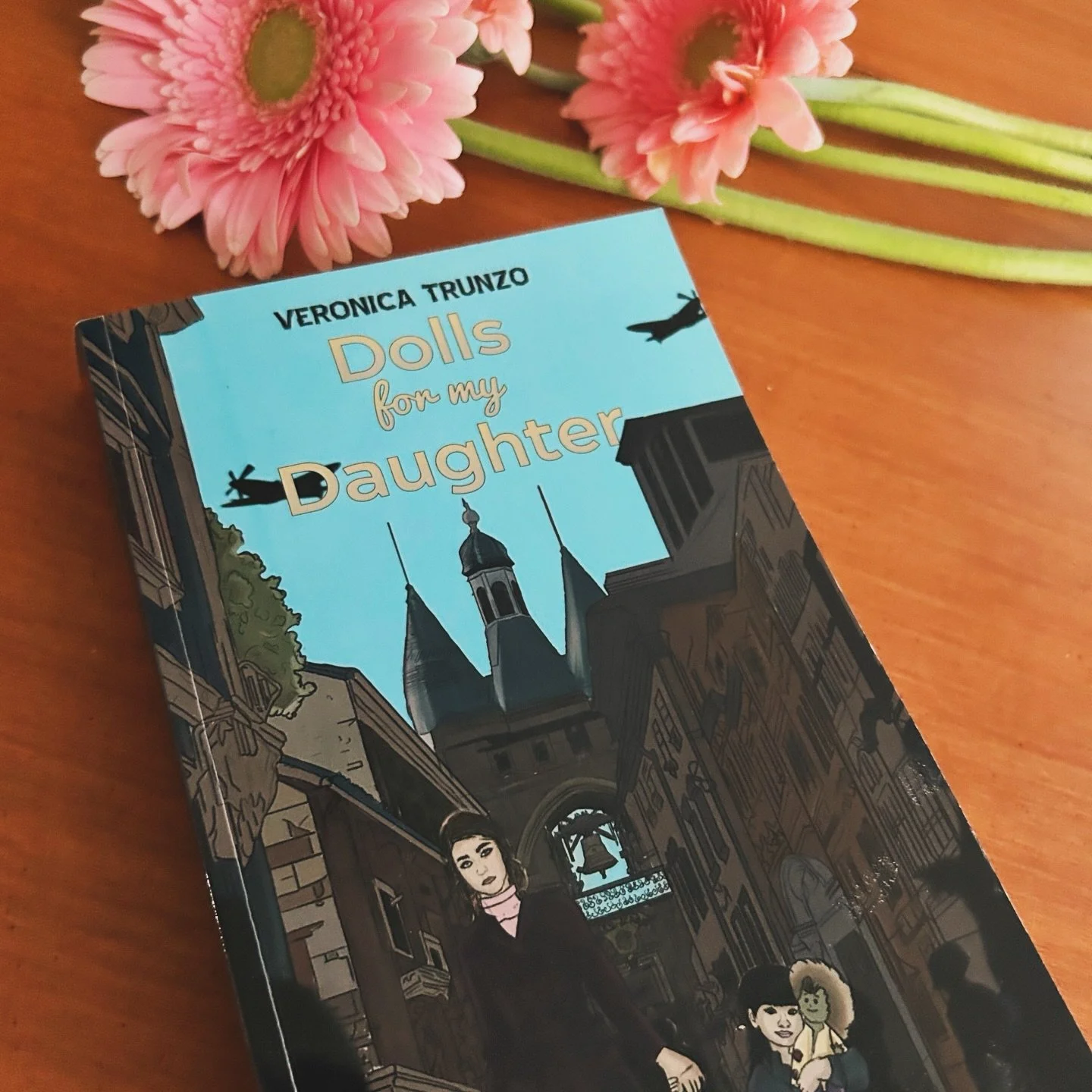 Support a local bookstore AND an indie author? Fantastic!

@owlsnestbooks in Calgary has ONE copy of Dolls for my Daughter left on its shelves! Check them in store, or order online, to grab your last copy ✨

https://www.owlsnestbooks.com/item/m9z5-1H