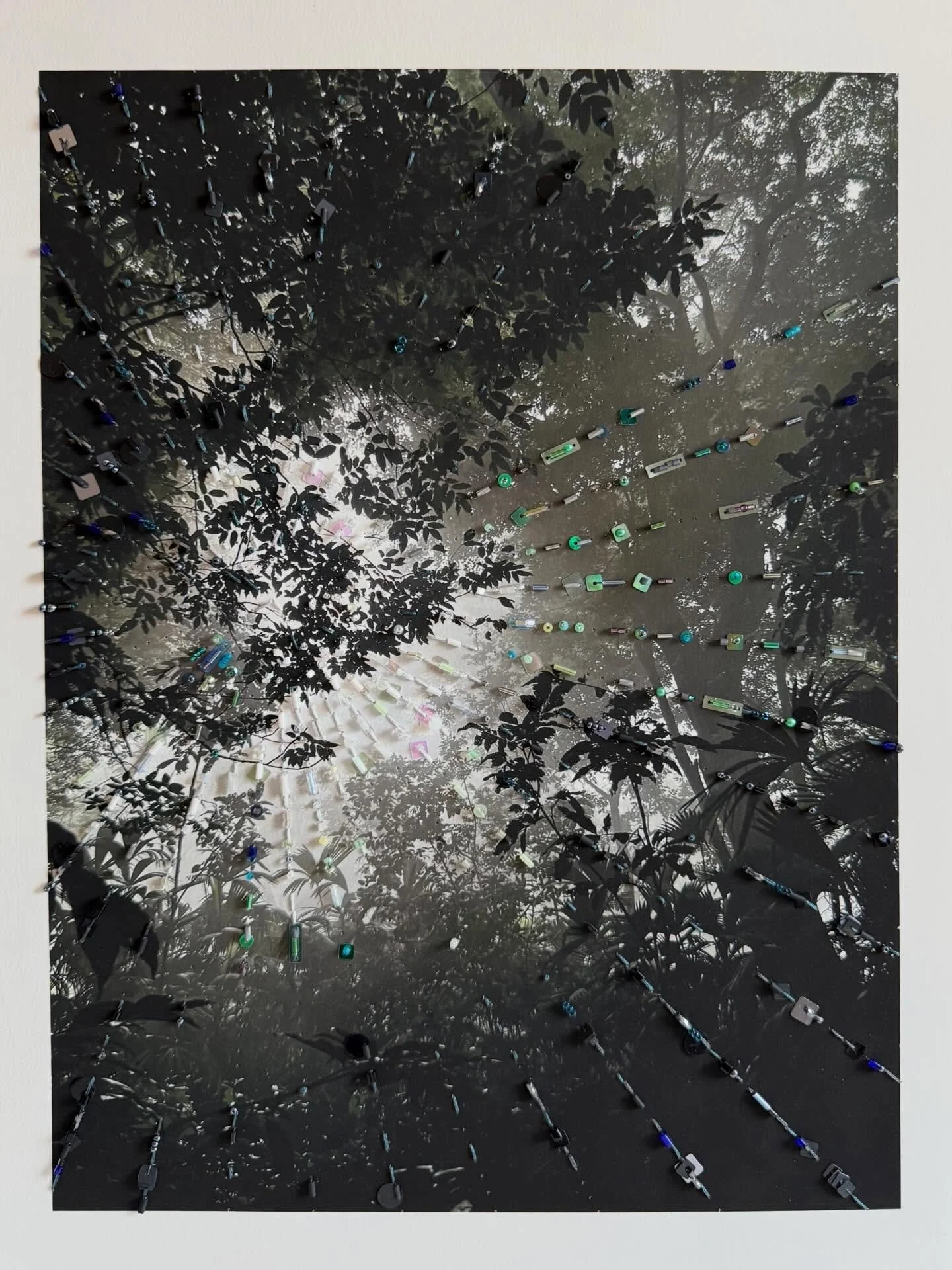 Embroidery coming along! 🪡✨ 

So excited to be doing photo embroidery again and with such beautiful photos from @laserna93. We are doing a fun collab where I&rsquo;ll be playing with shadows and light. A bit less of the colors I&rsquo;m use to worki