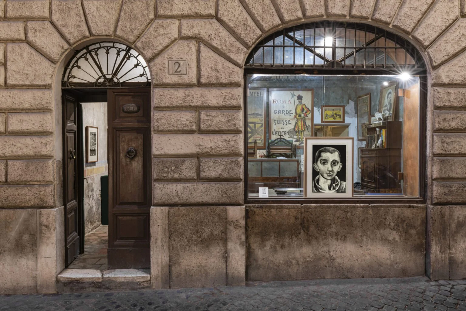 "Louis Fratino at Litografia Bulla: warm and limpid sunshine rays."