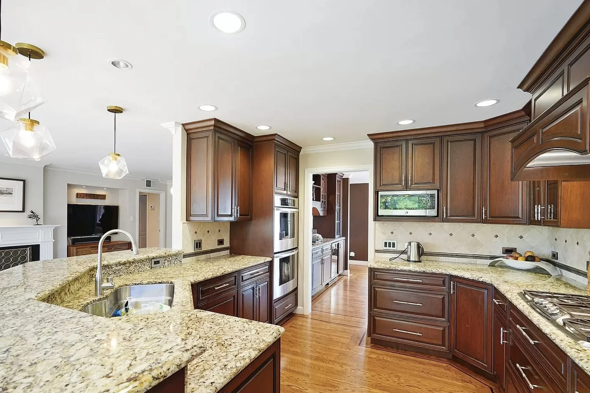 4. Nassar house 03p.jpg