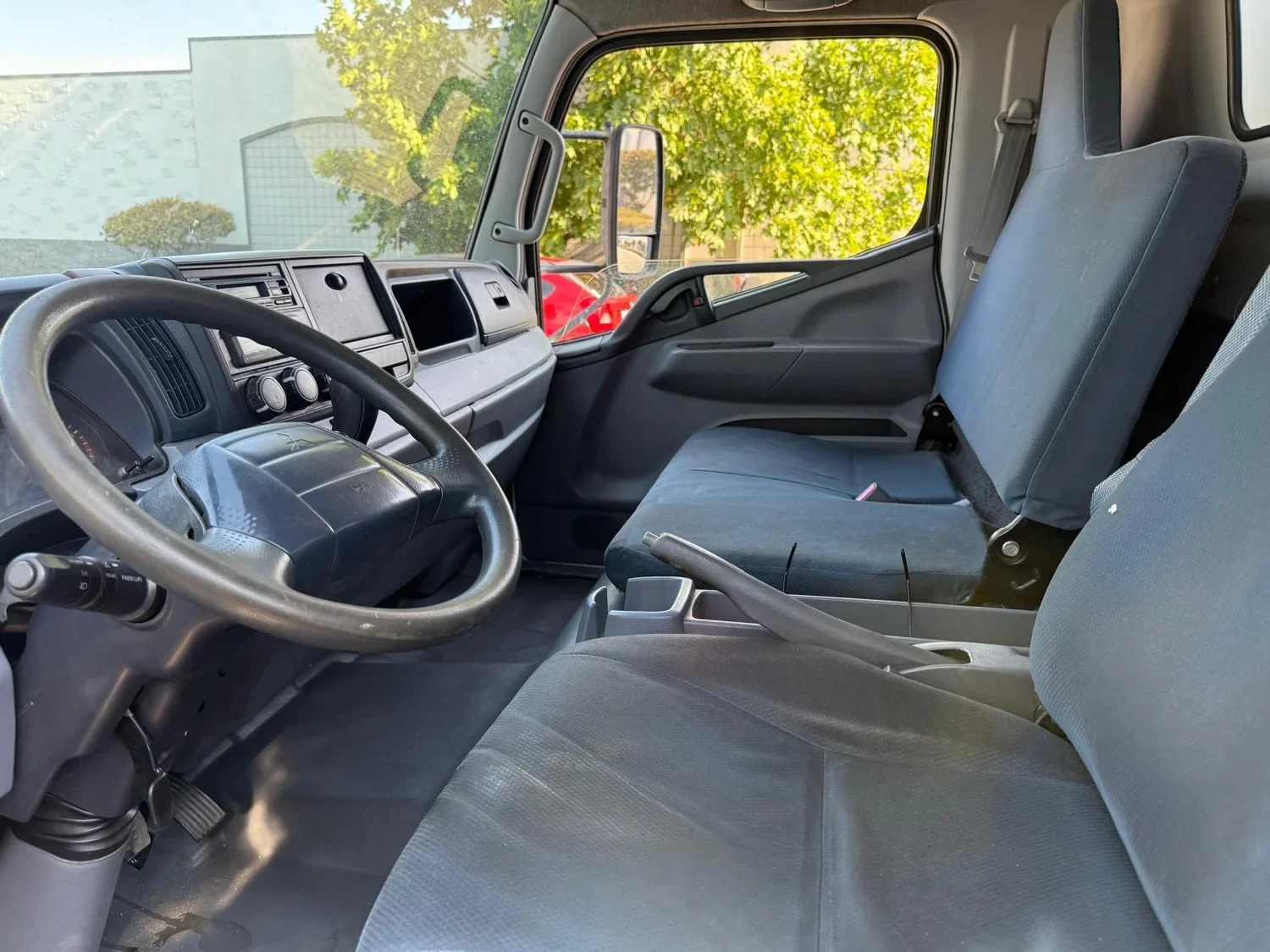 2013 Mitsubishi Refer5.webp