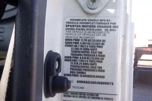 2018 Isuzu FTR Box truck 26_3.webp