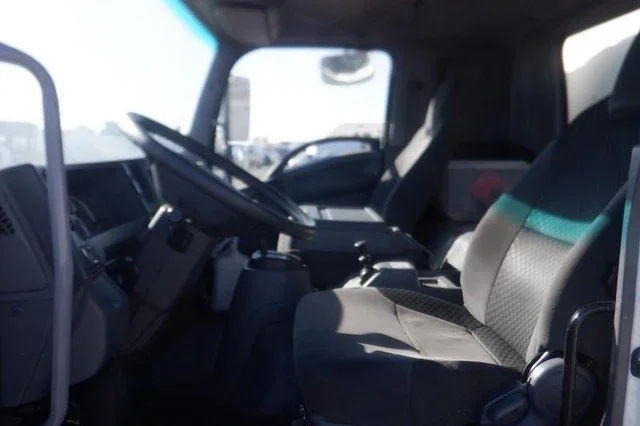 2018 Isuzu FTR Box truck 26_5.webp