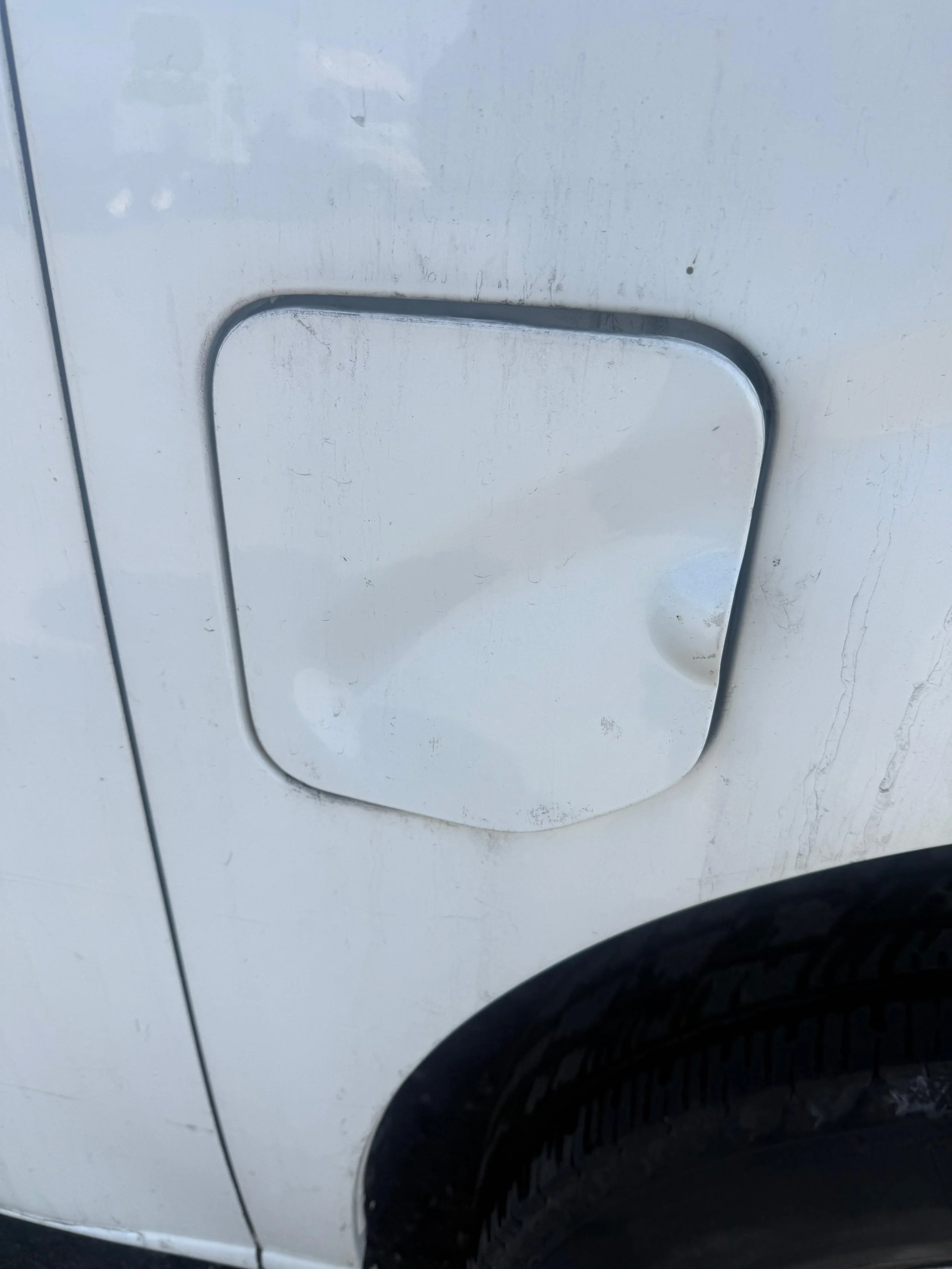 2012 Nissan NV1500 Gas Lid