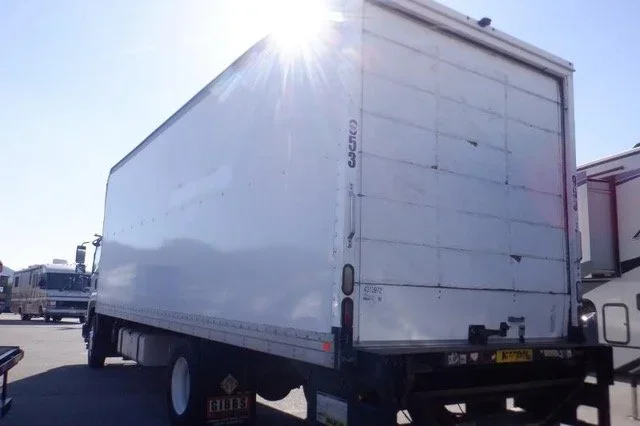 2018 Isuzu FTR Box truck 26_2.webp