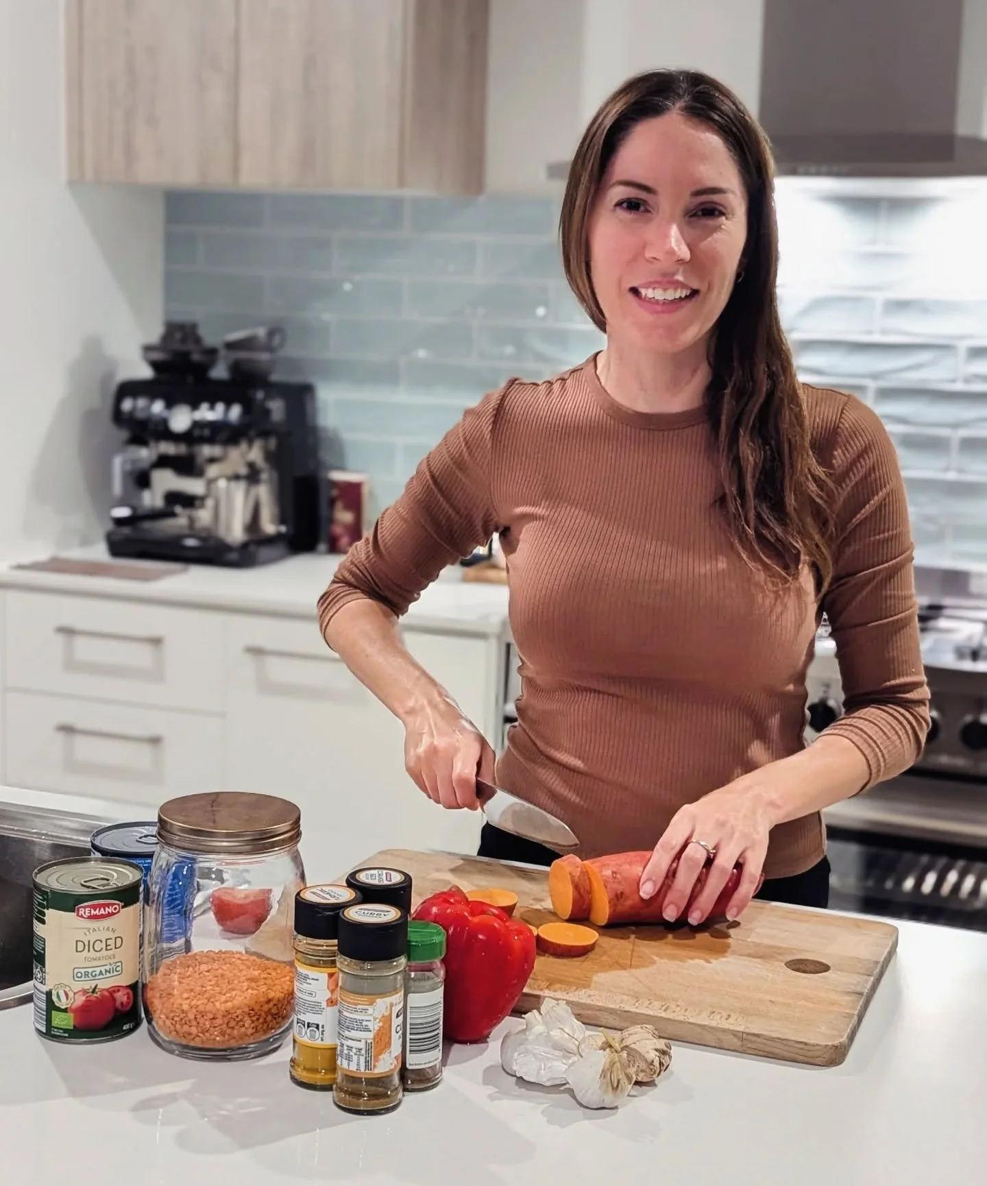 👋🏻Meet the Nutritionist Behind Nurtura!
Hi, I&rsquo;m Megan &mdash; Holistic Clinical Nutritionist, passionate foodie, and your go-to girl for gut health, hormones, and practical wellness 🥬✨

Here are a few fun facts so we can get to know each oth