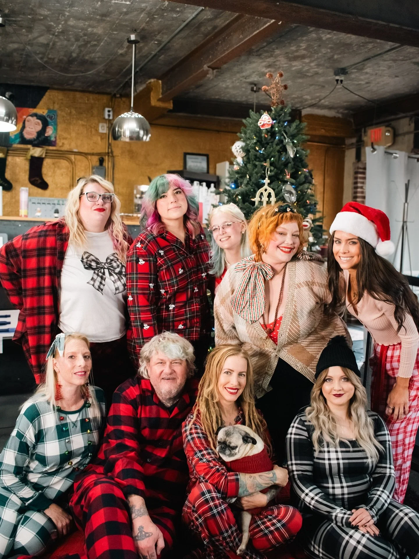 Happy Holidays from your Velvet Monkey 63rd family 🩵🎄

Thank you for being part of our story and making our salon feel like home. Wishing you a beautiful holiday season ✨

#HappyHolidays #OKC #velvetmonkeysalon63rd