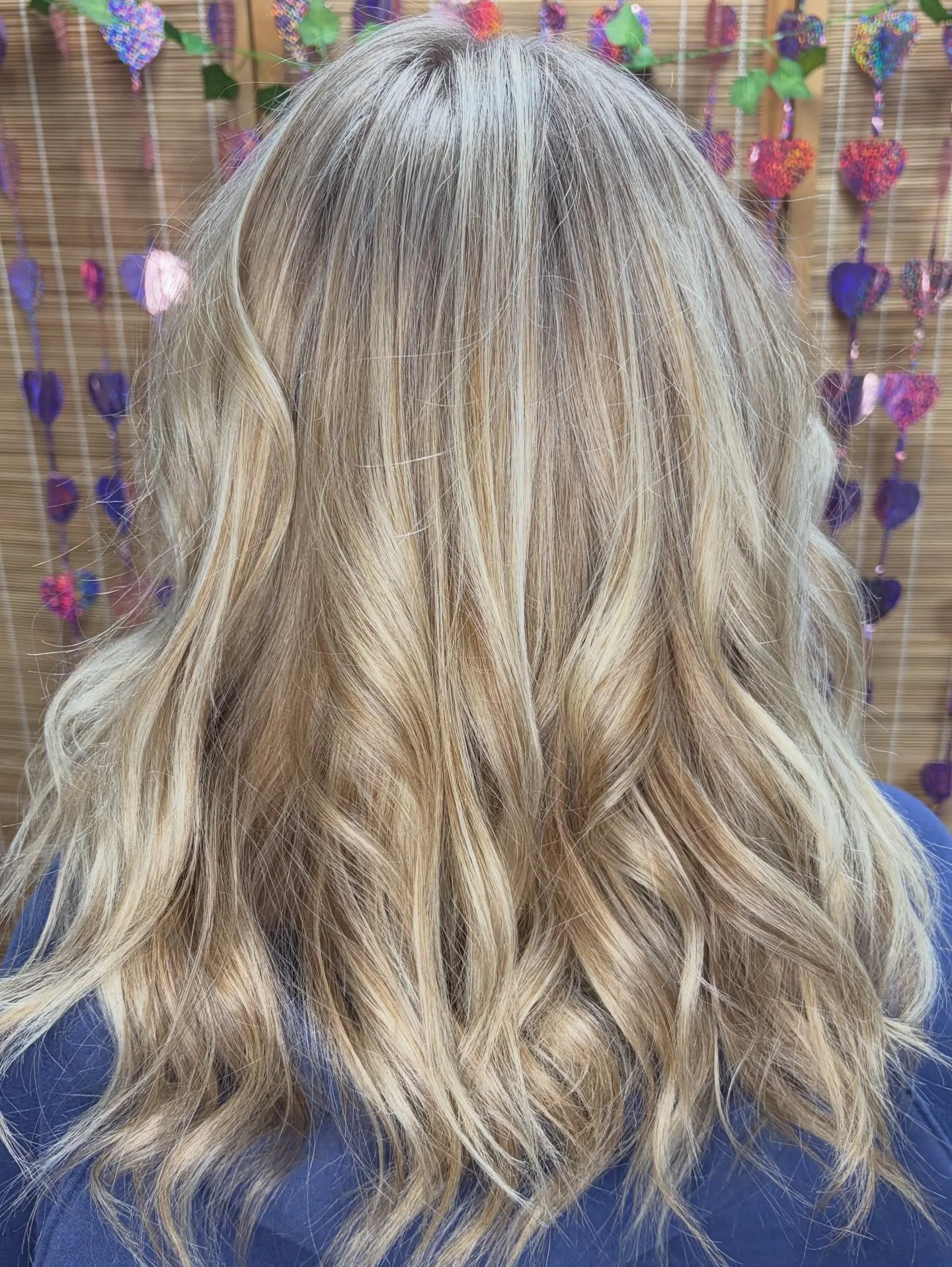 From a grown out warm blonde to a nice, full coverage highlight 🤍❄️

👉🏼Swipe to see the before 👀 

Hair by @sarahrenne 

.
.
.
.
.
#icyblondehair #highlights #velvetmonkeysalons #velvetmonkeyplaza #plazadistrictokc