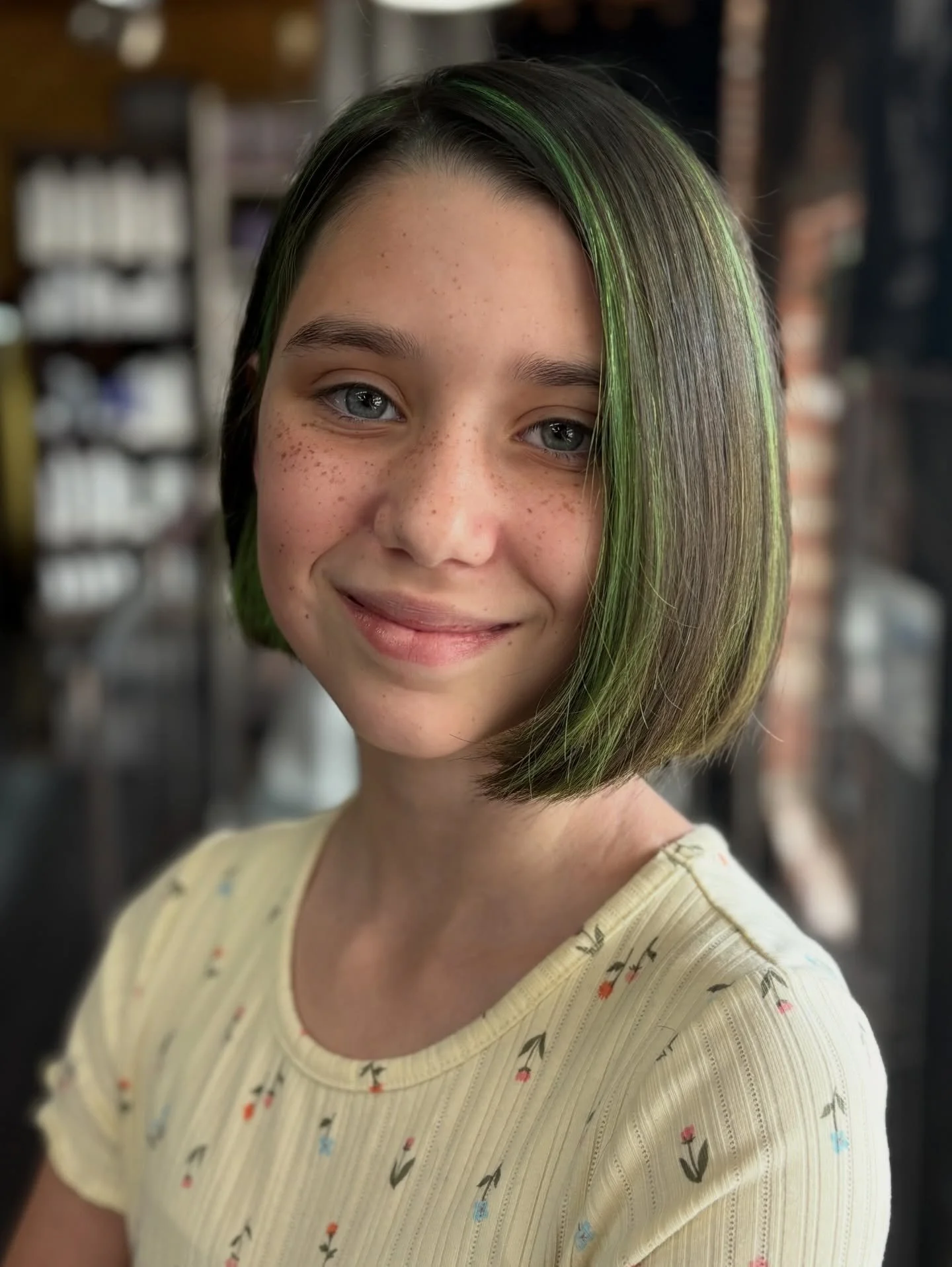 This birthday girlie stopped by for a pop of green! 💚 No pinching her this St Patty&rsquo;s ☘️ day! 

Happy birthday to this VIP client! 

Hair by @catmoondoeshair 

.
.
.
.
.
#stpattyday #vividhair #fyp #okcsalon #velvetmonkeyplaza