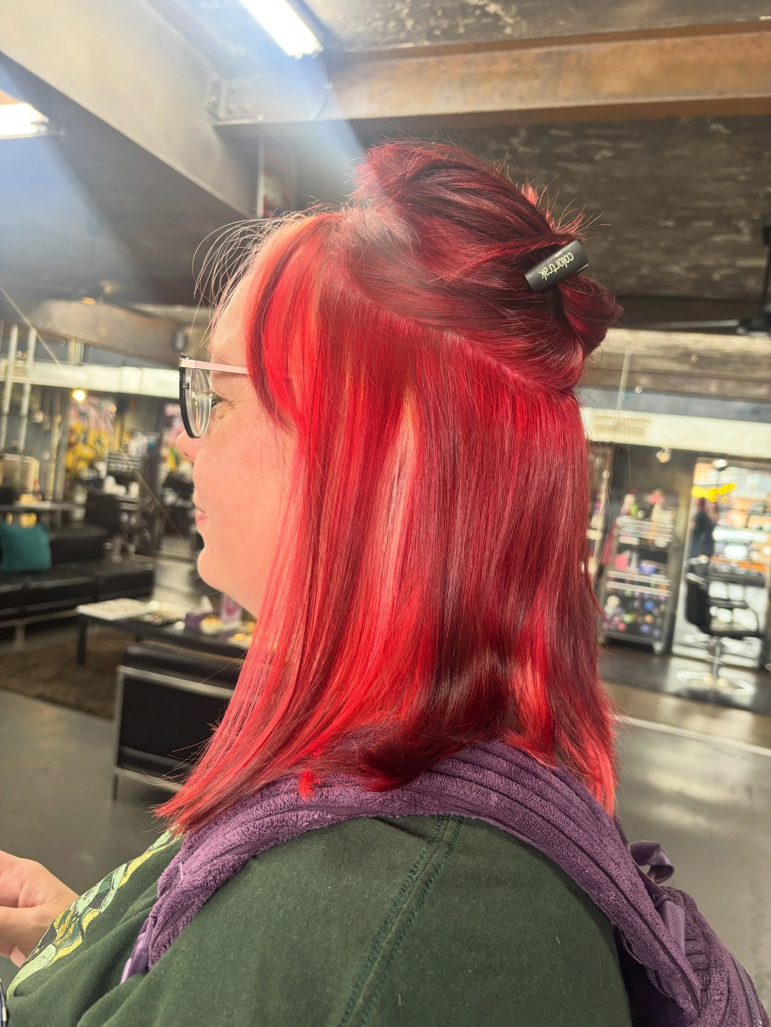 FANTASY FRIDAY ❤️&zwj;🔥

Hair by @ashehairport 

.
.
.
.
#fantasyfriday #redhair #fantasycolor #altsalon #okchair