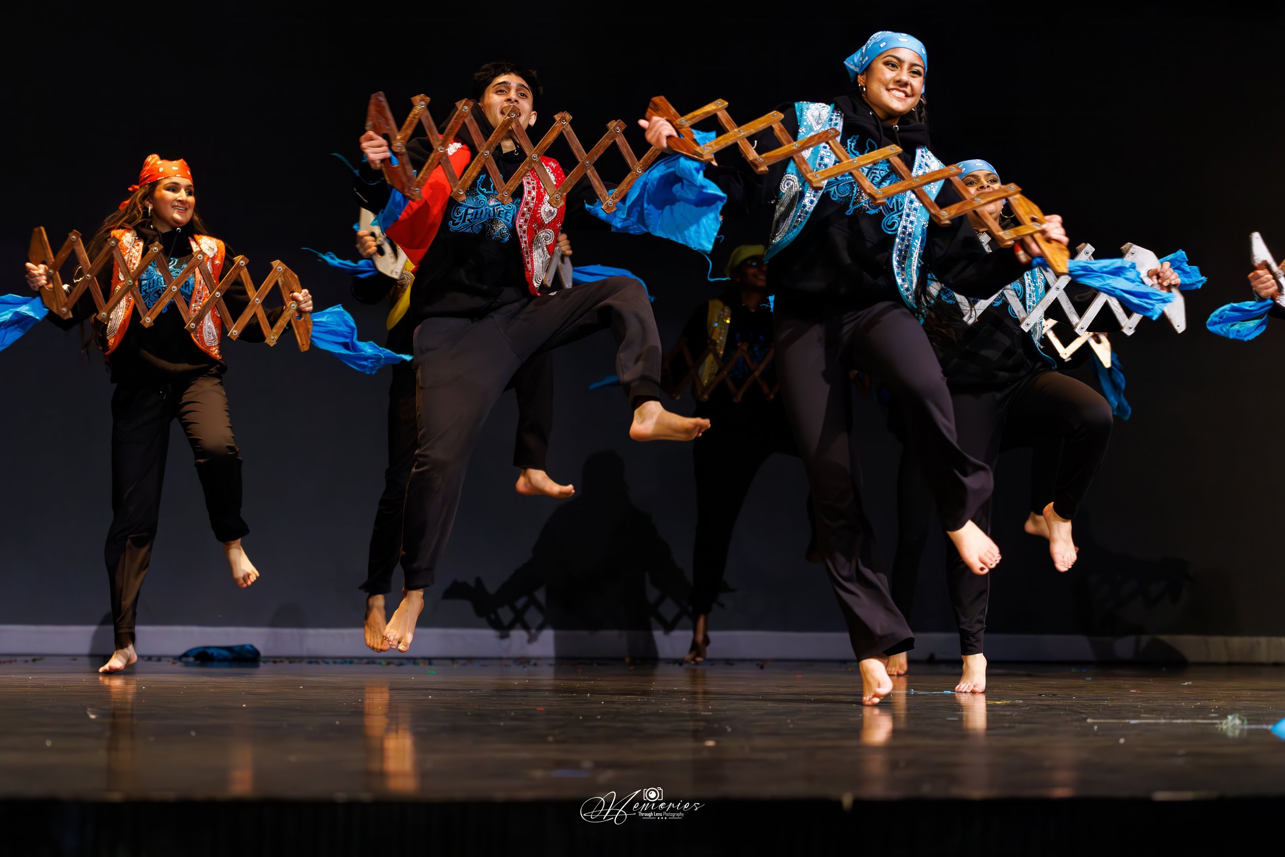 Desi_Tashan_212726-denoise.jpg