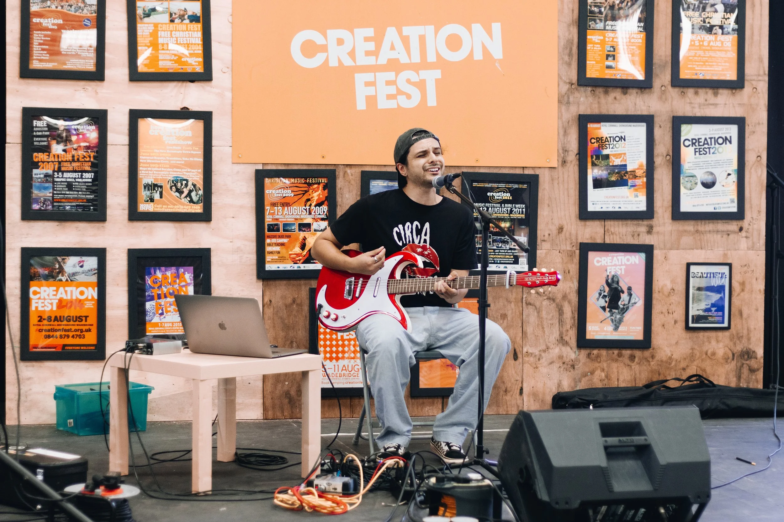 Thur_060826_Cafestage_Justgus_LT Luke.jpg
