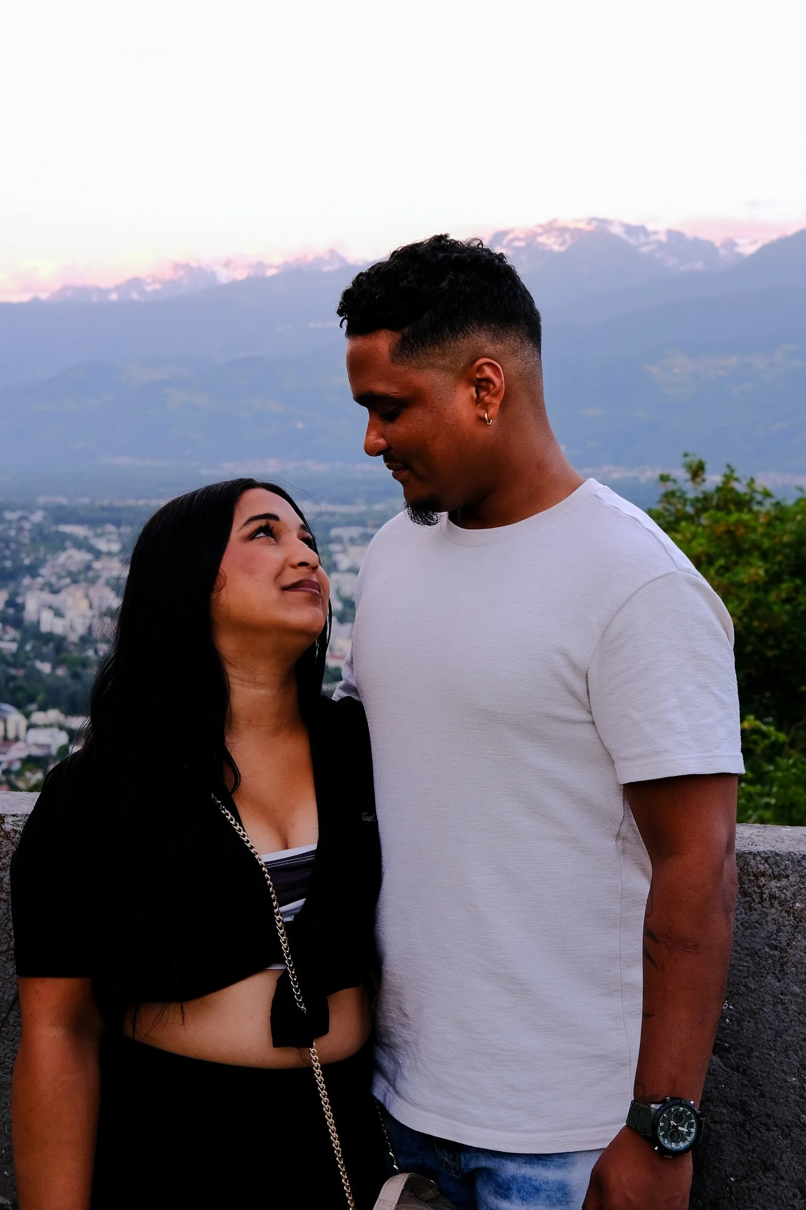 Séance photo de couple au fort de la Bastille à Grenoble