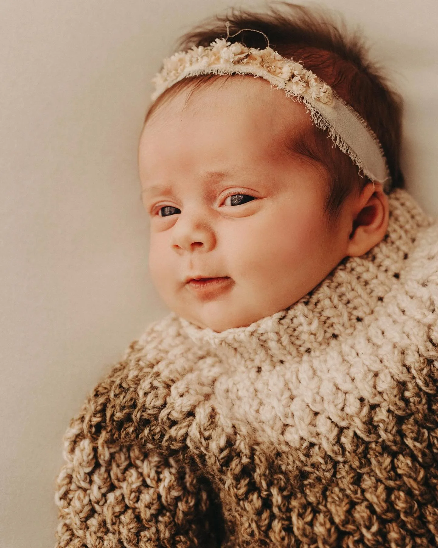 The sweetest beginnings&hellip;
Wrapped in love, soft textures, and tender moments. Capturing the pure magic of new life and sisterly bonds in a natural, timeless way. 

#tinytreasuresphotography #familyphotography #familyphotosession #familyphotosho