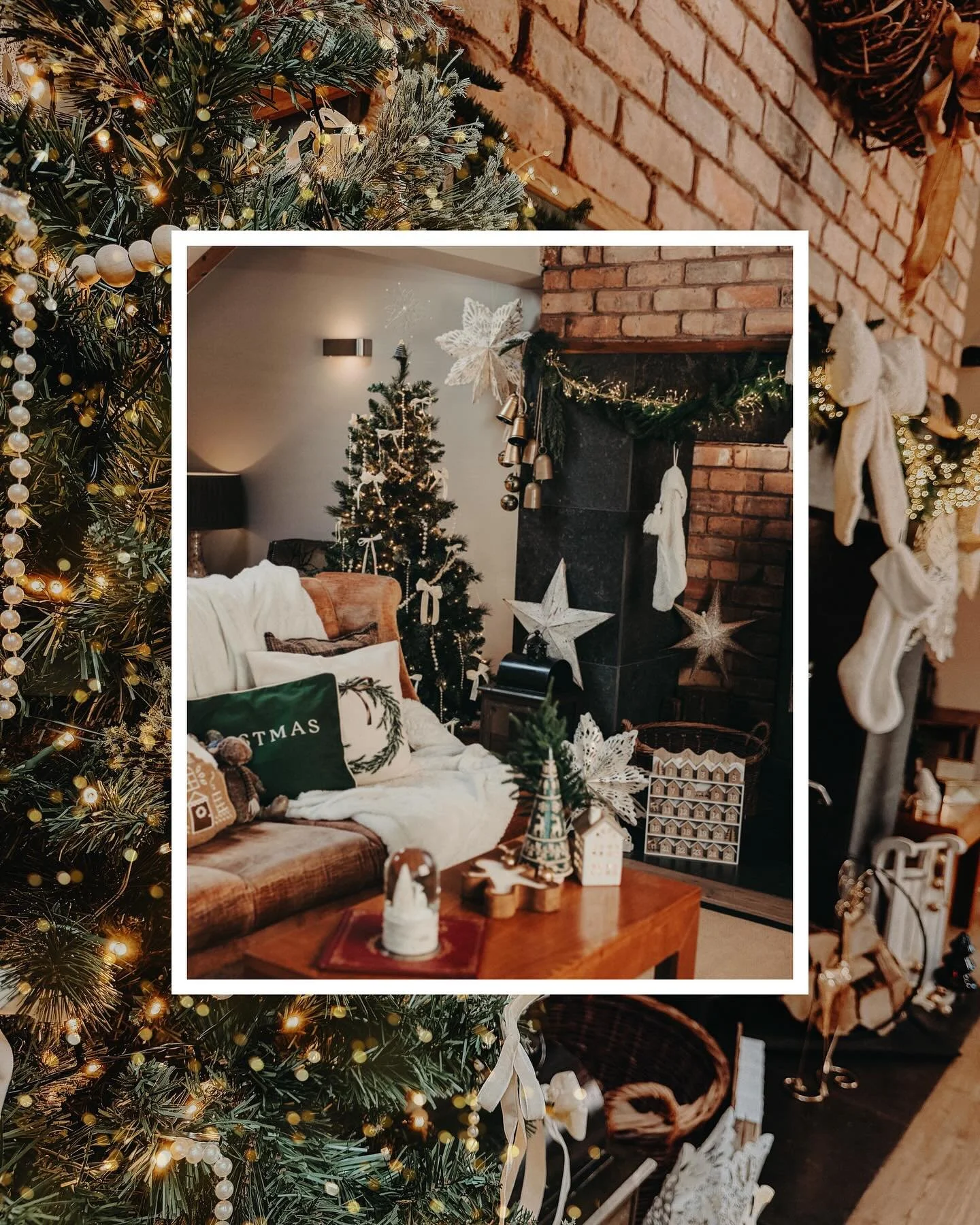 About yesterday&hellip;

Cosy corners, twinkling lights, and a sprinkle of Christmas magic. Celebrating the magic of Christmas in the snug. 

Perfectly cosy, beautifully captured. 

#tinytreasuresphotography #christmasphotoshoot #christmasphotos #chr