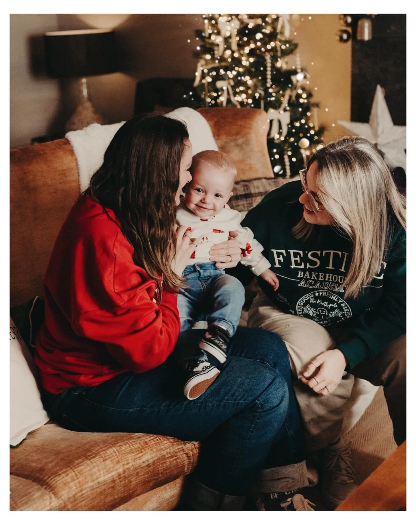 The Perfect Little Girl Gang&hellip;.

🤎🤎🤎

#tinytreasuresphotography #familyphotography #christmasphotography #christmasmagic #christmasphotoshoot #christmasphotographysession #christmasminisessions #familyphotoshoot #birminghamfamilyphotographer