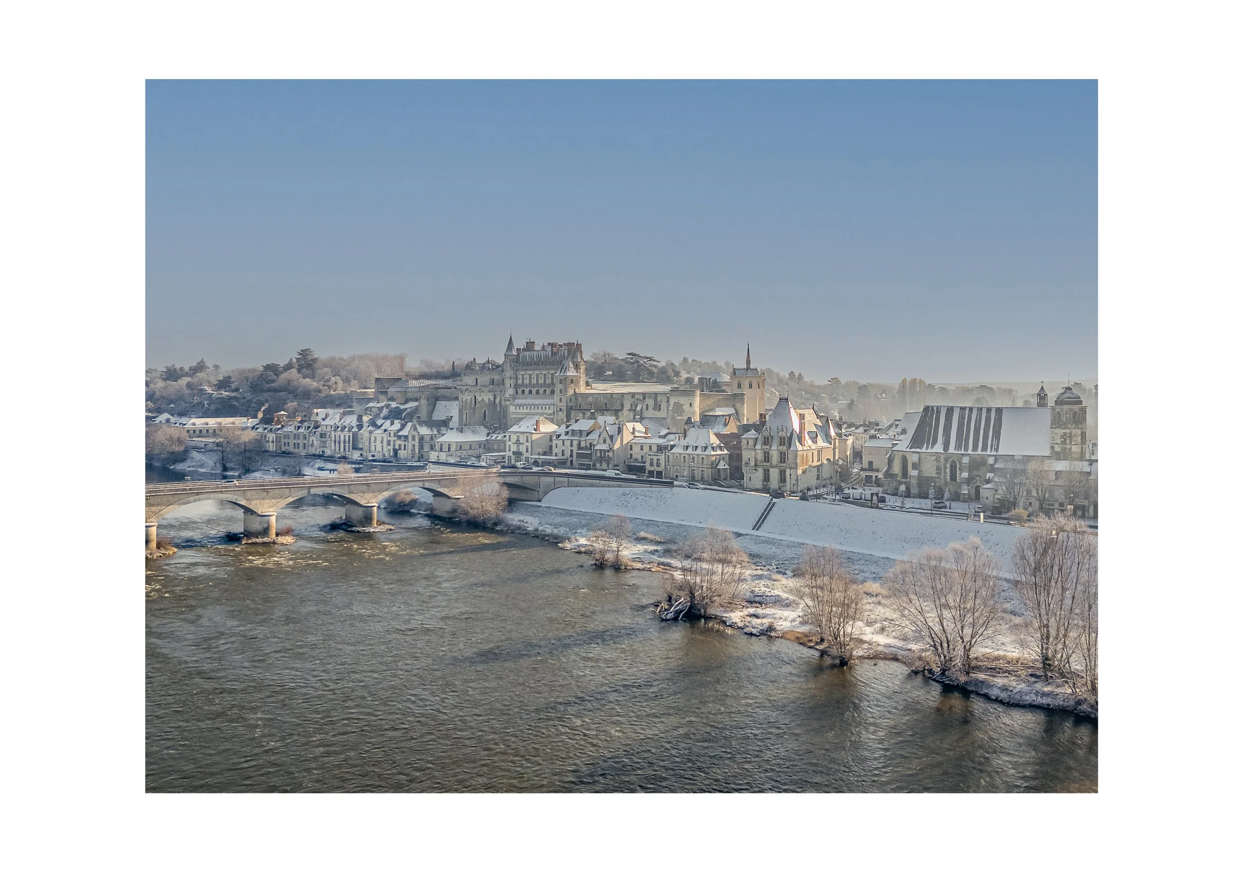 Vue enneigée sur la Loire depuis le Château d'Amboise