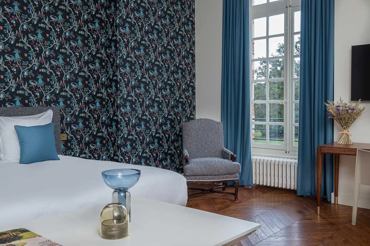 Ambiance feutrée et design intérieur salon de prestige Sologne Erwan Fiquet