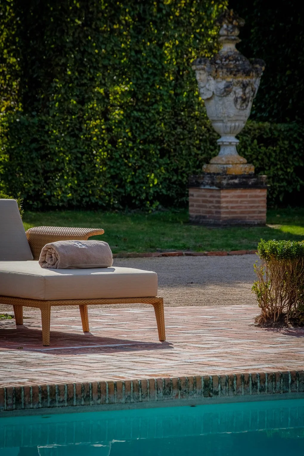 Vue architecturale briques et nature La Borde en Sologne par Erwan Fiquet