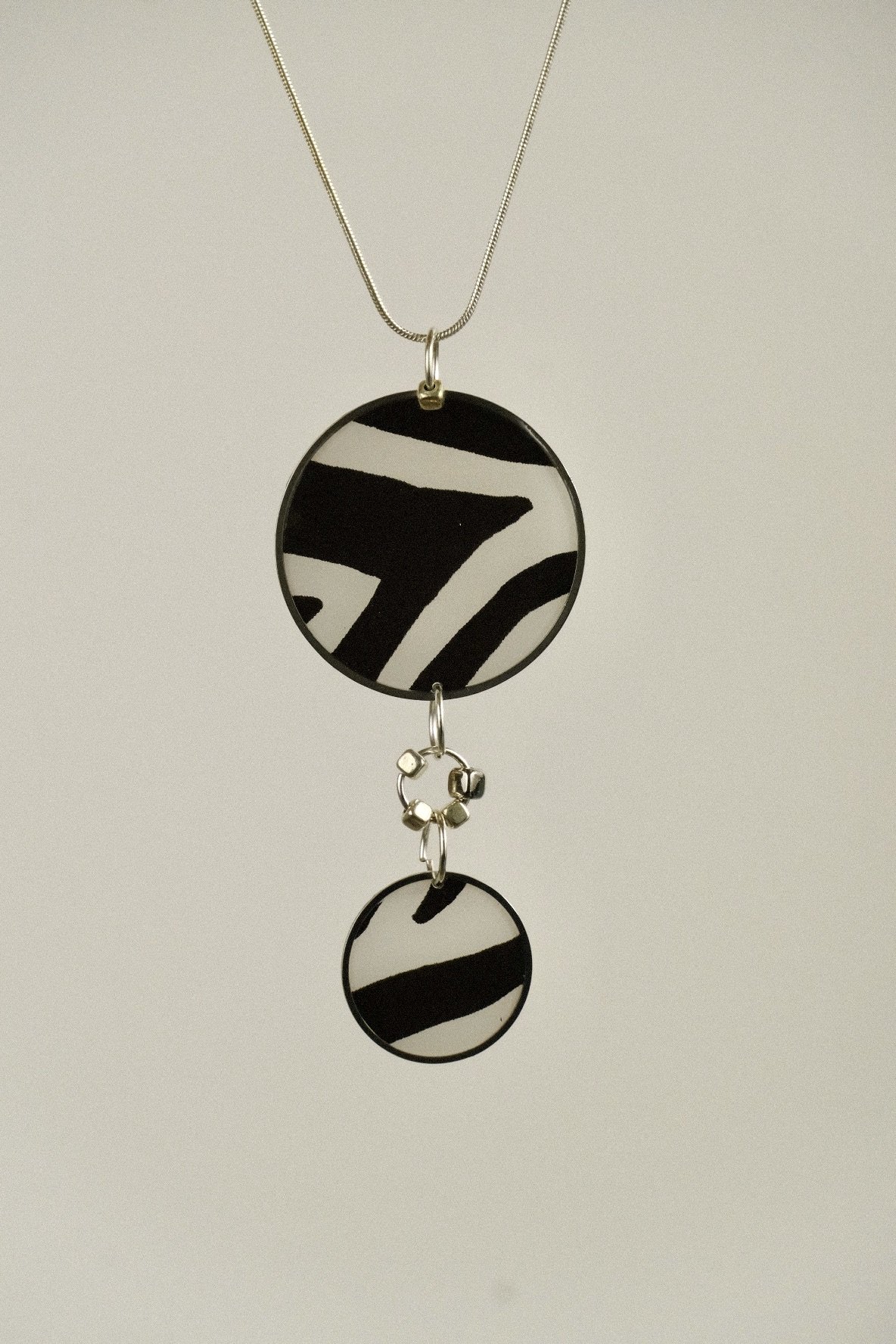 large view of the necklace