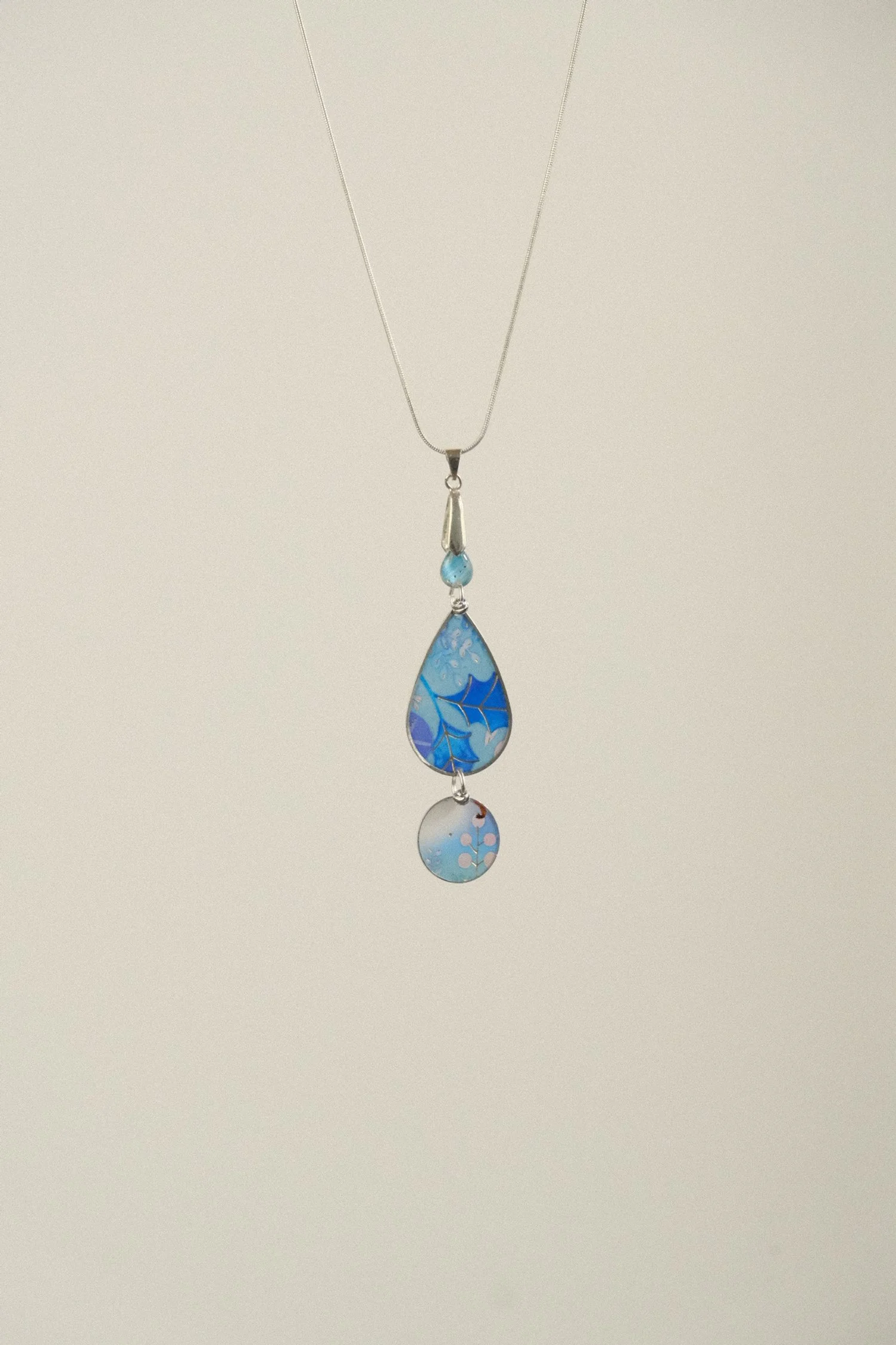 large view of the necklace