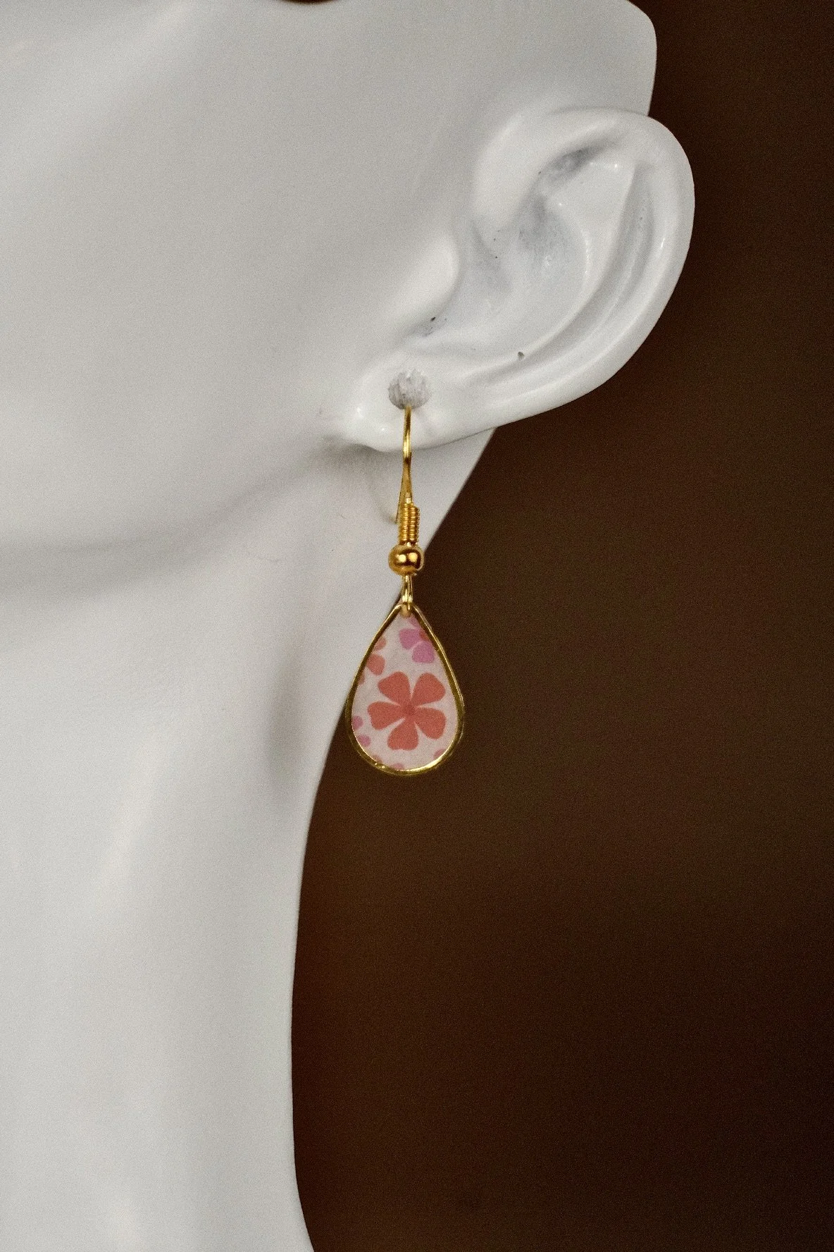 red flower resin earrings