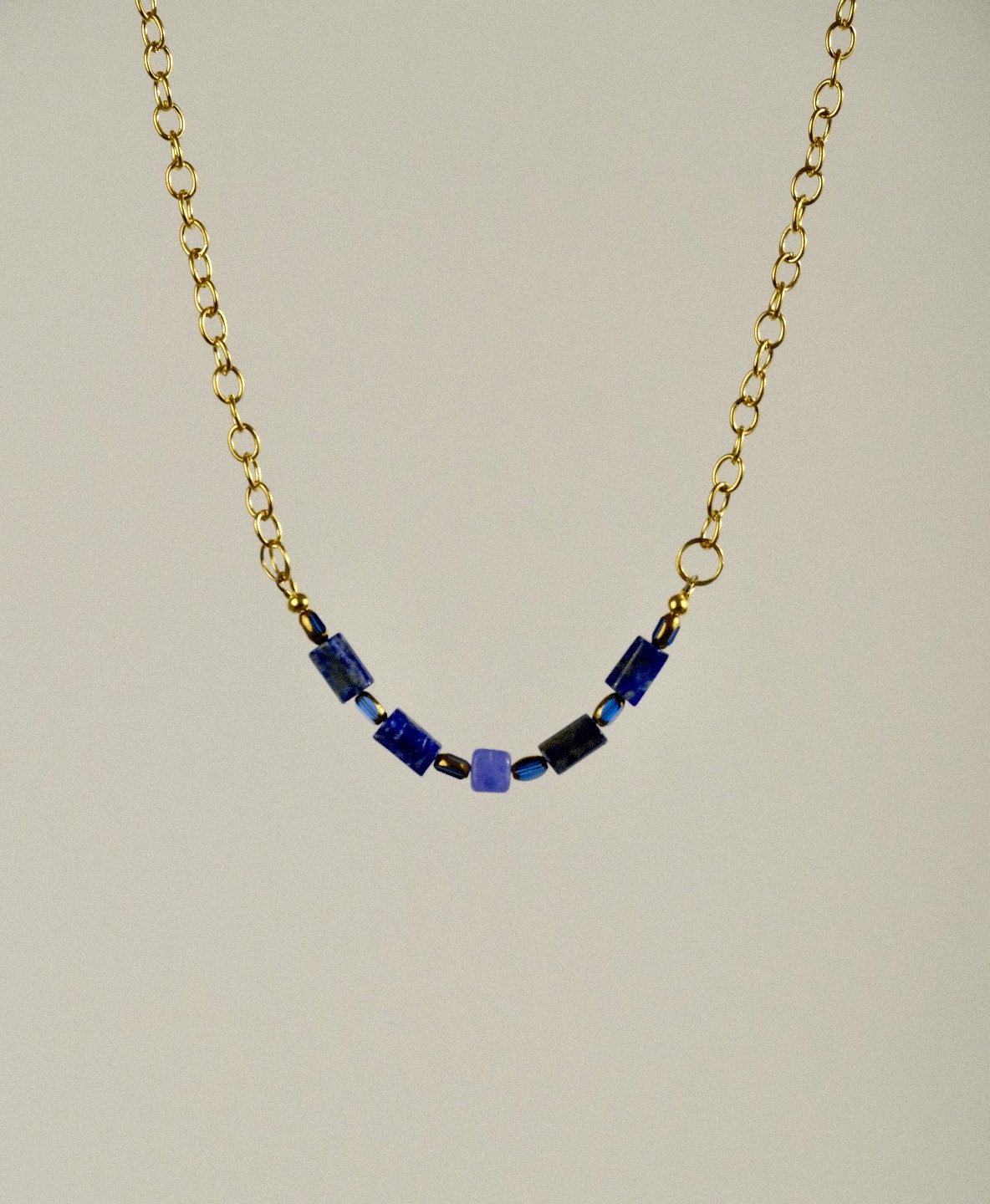 large view of the necklace