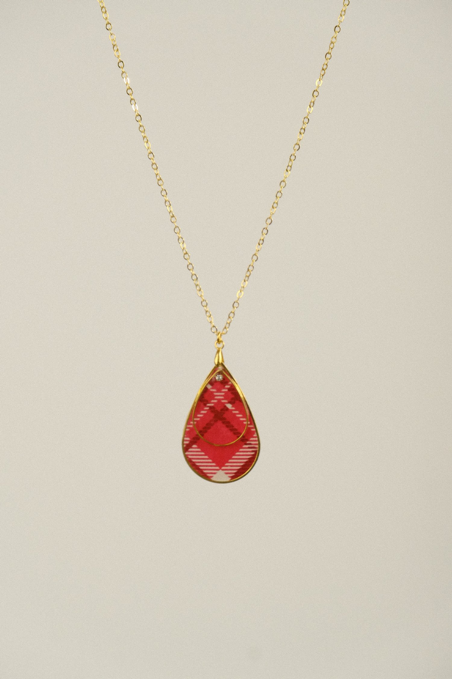 large view of the necklace