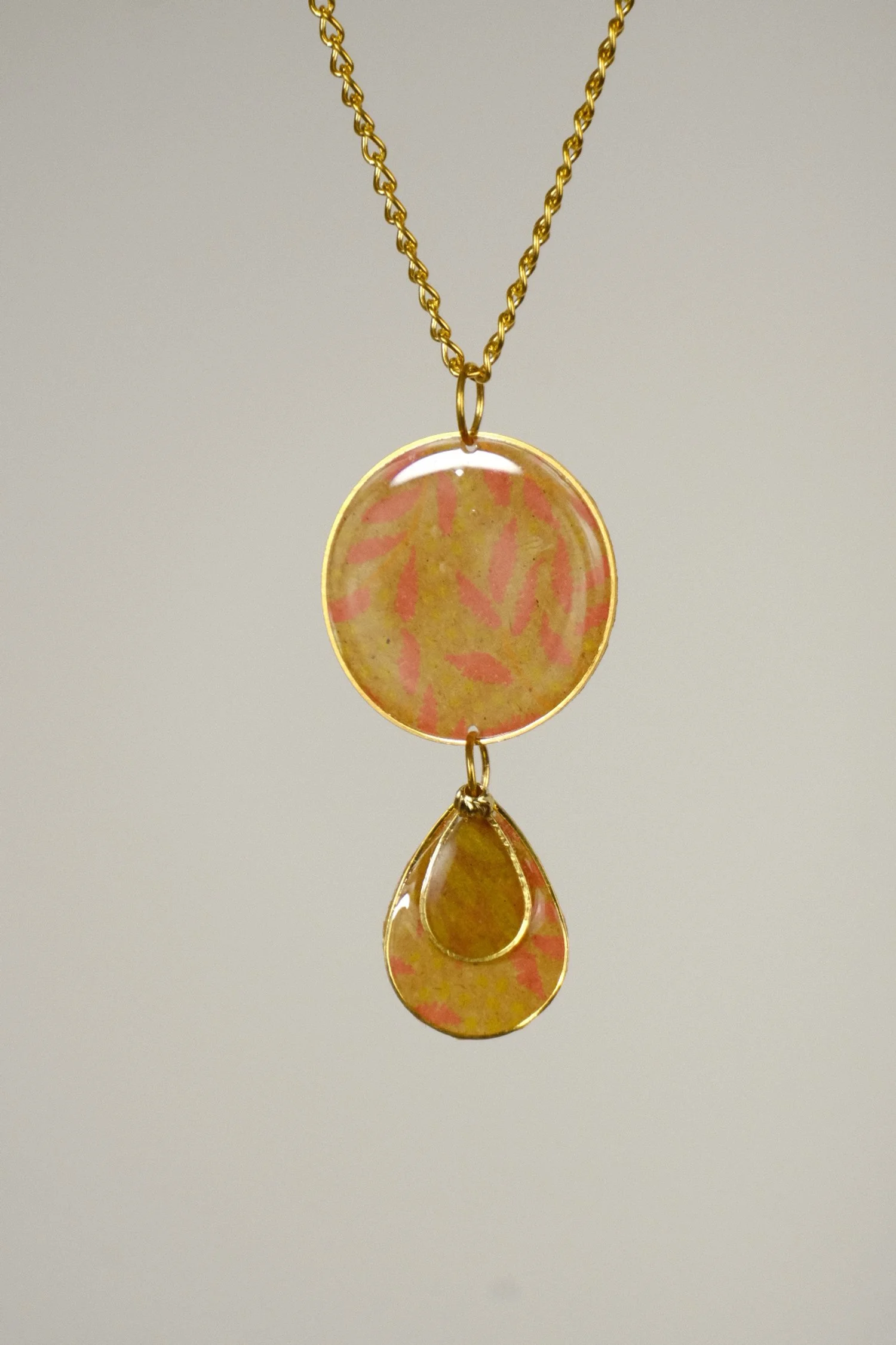 leaves-resin-necklace
