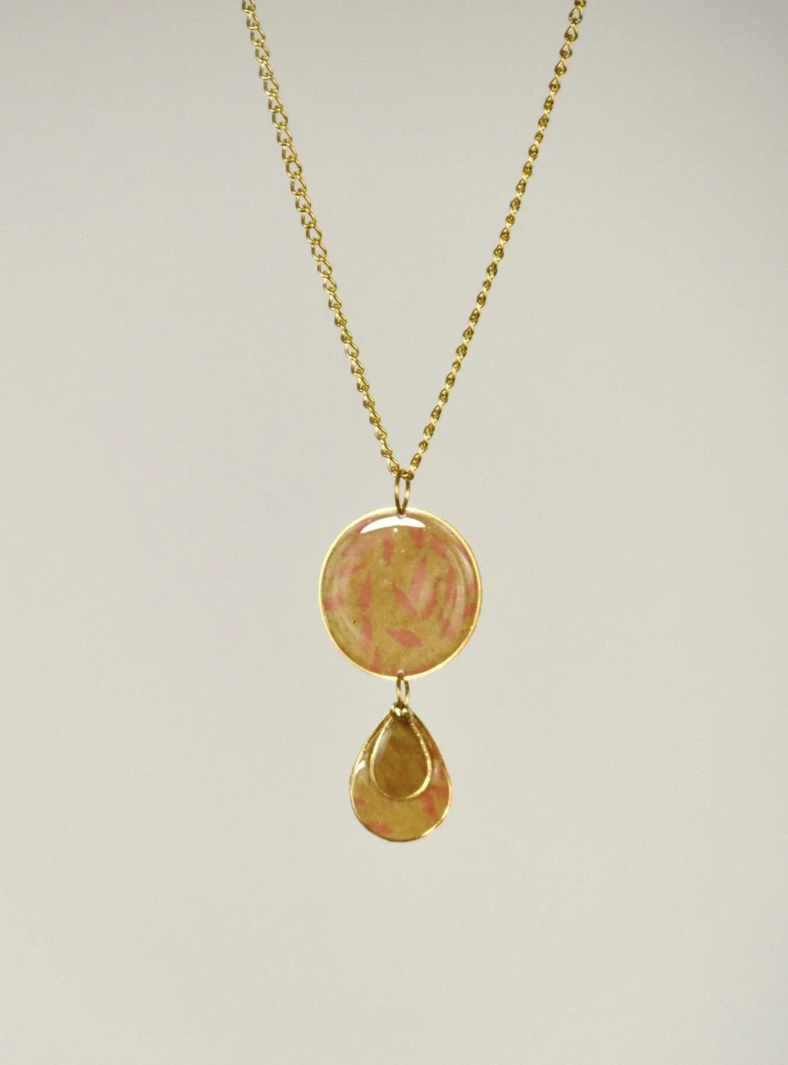 leaves resin necklace