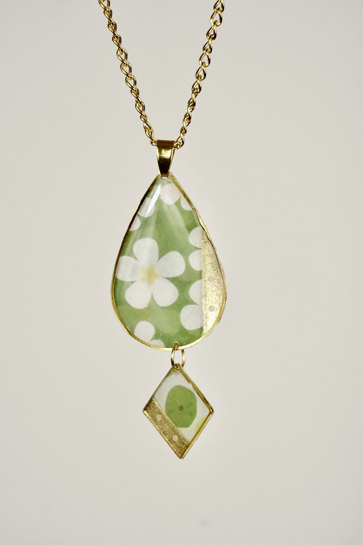 Emerald Flower Resin Necklace