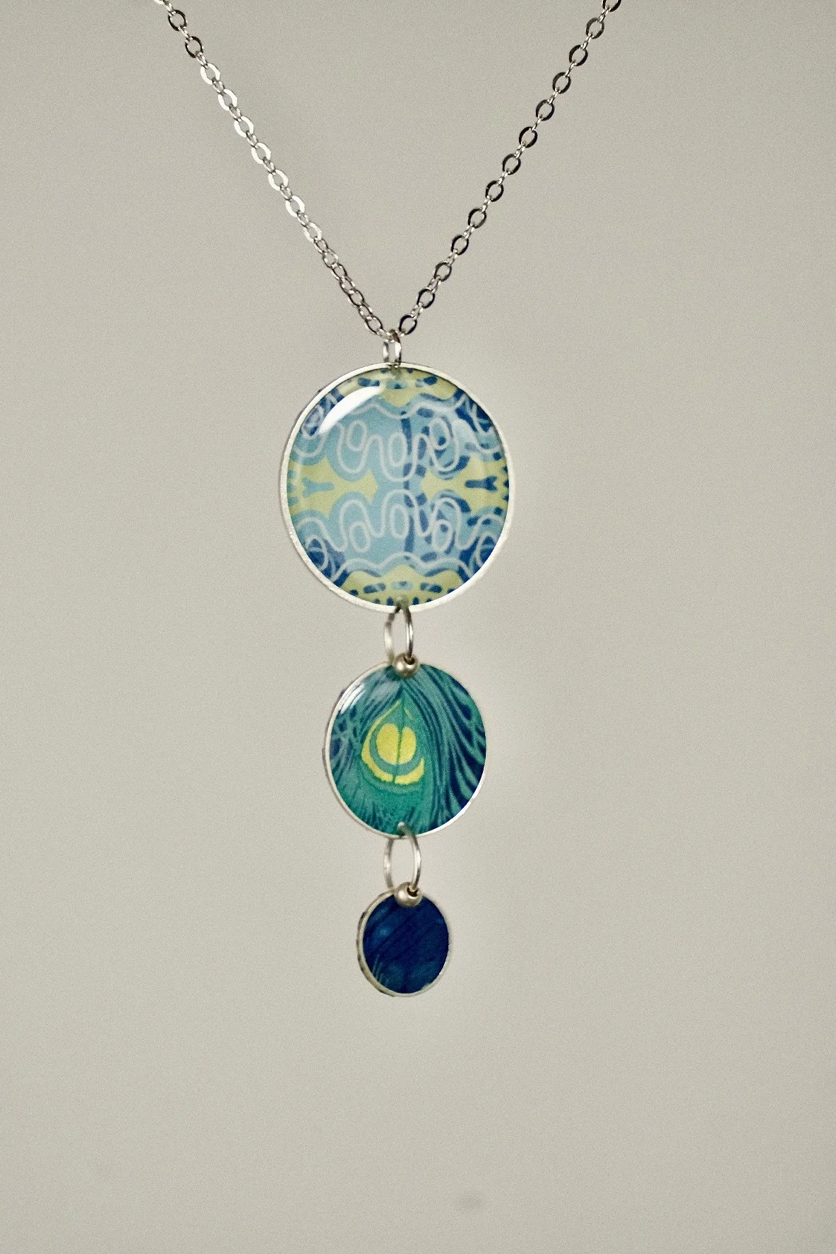 funky blues resin necklace