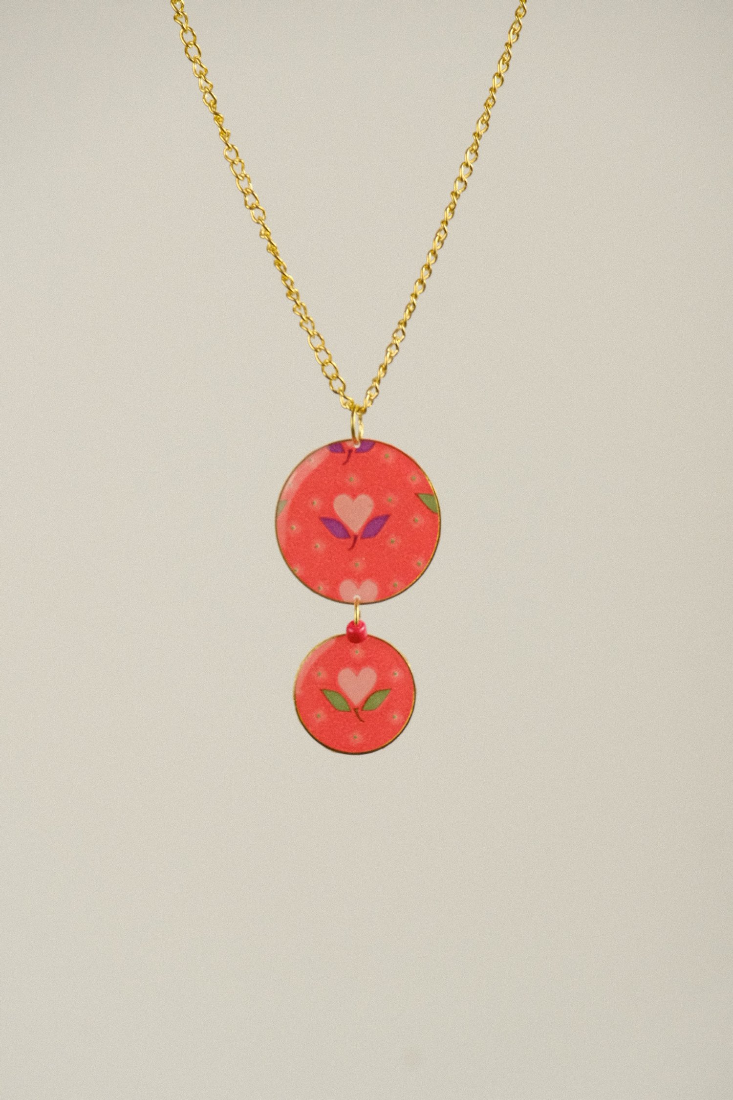 large view of the necklace